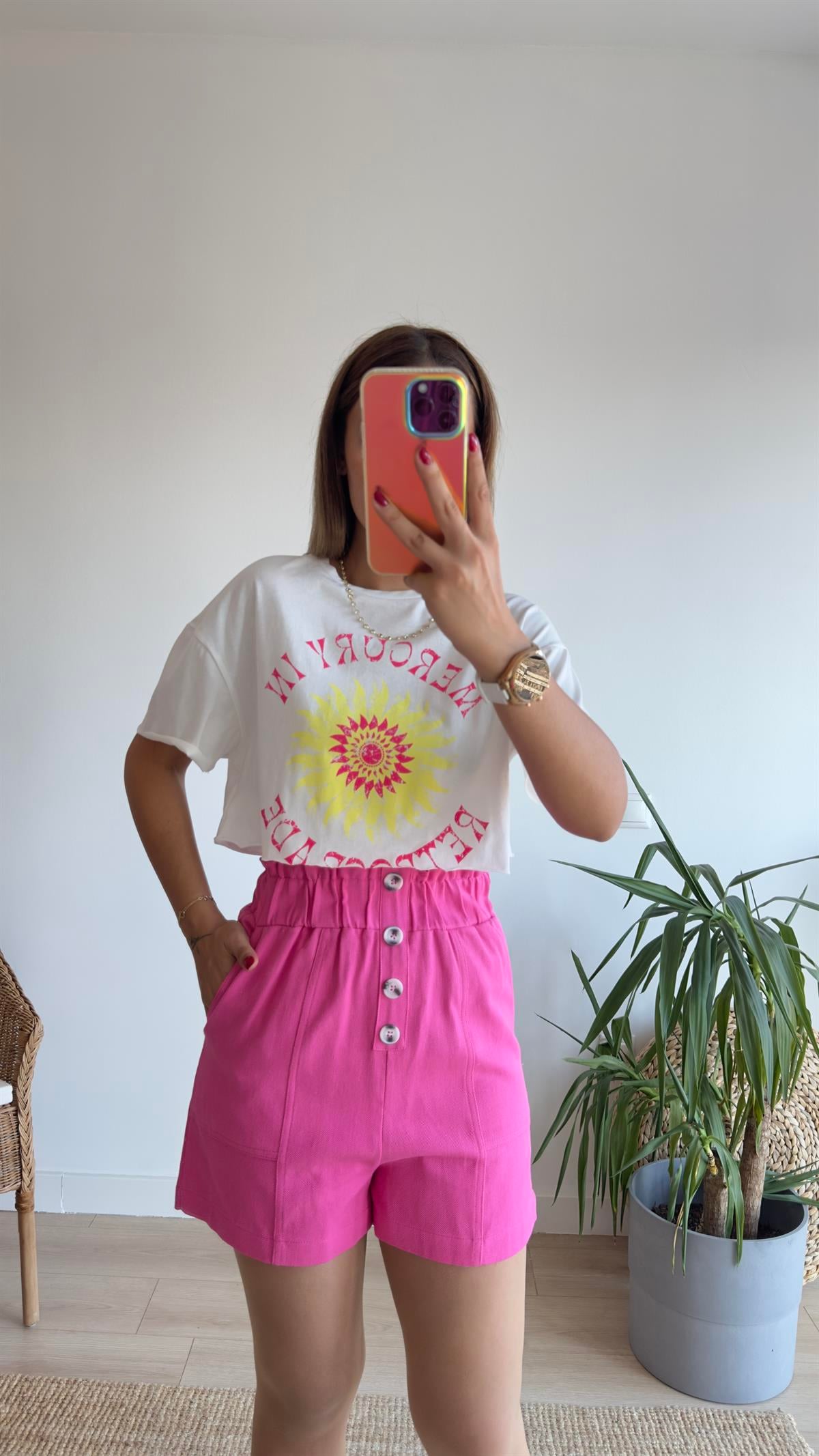 Pembe Yazı Detaylı Kısa Tshirt