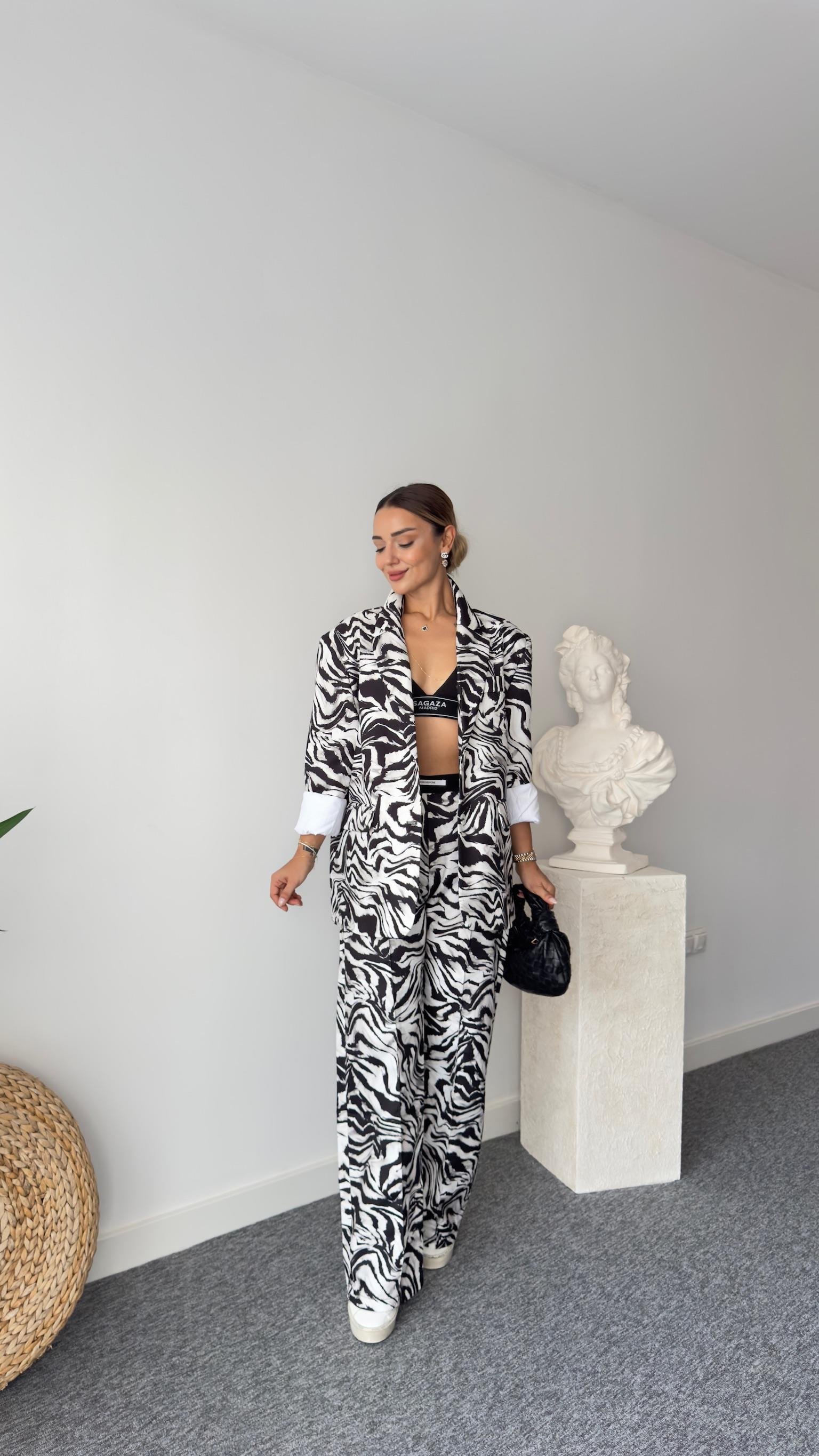 Wayne Sırt Etiket Detaylı Zebra Blazer 