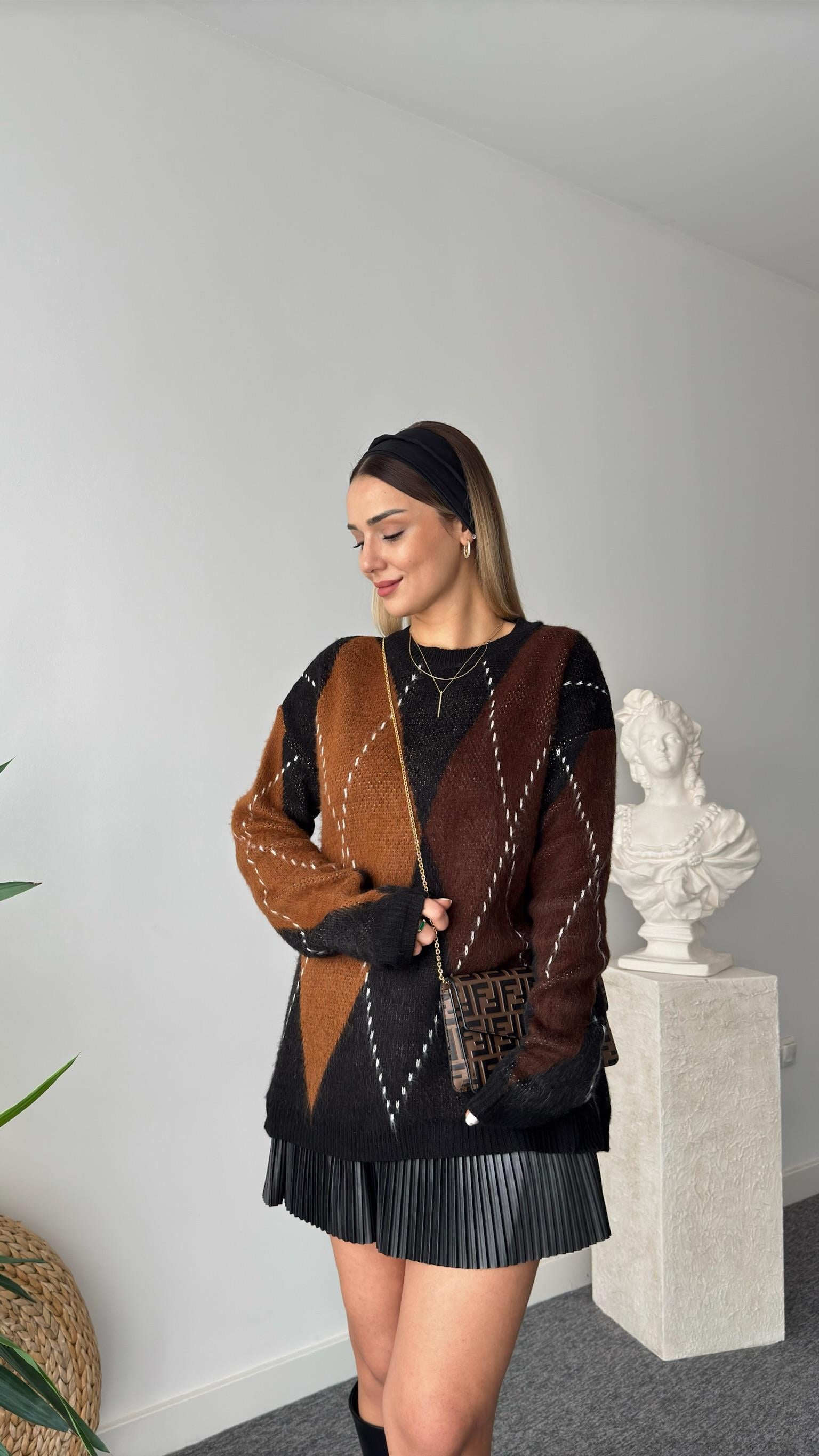 Kahve Siyah Baklava Desenli Kazak