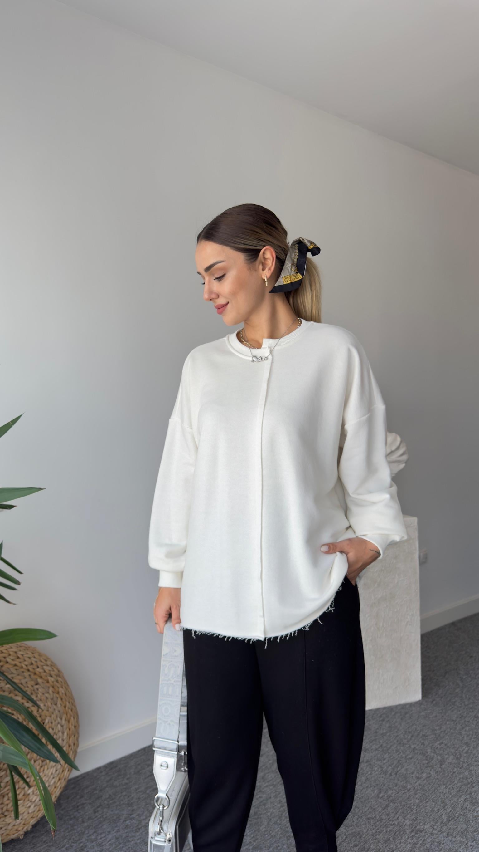 Pis Dikişli Salaş Beyaz Sweatshirt