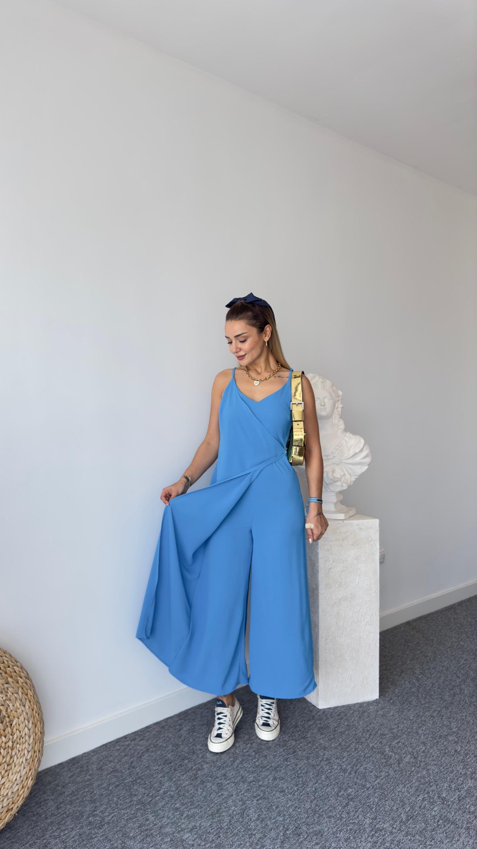 Orj Model Kapak Detaylı Mavi Askılı Tulum