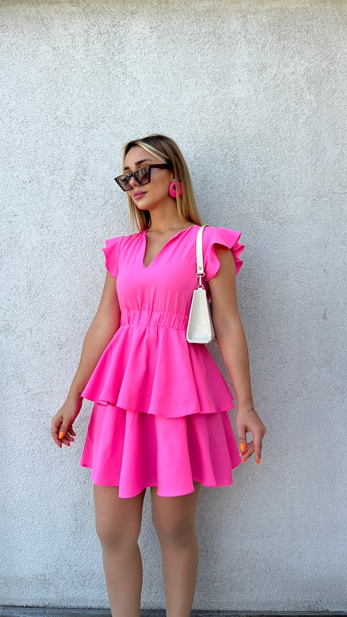Kolları Volanlı V Pembe Yaka Elbise