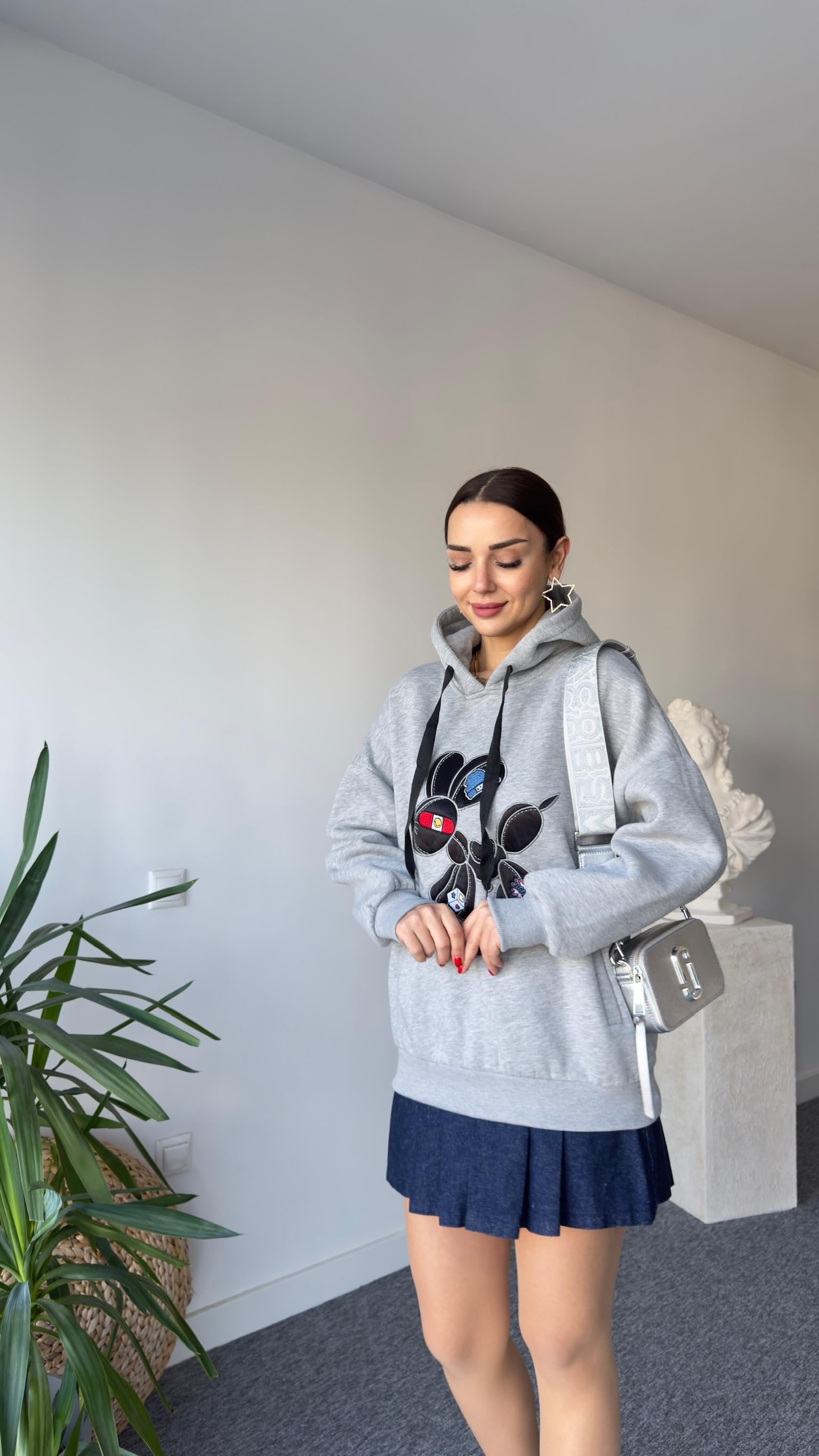 Tws Model Önü İşlemeli Şardonlu Gri Sweat