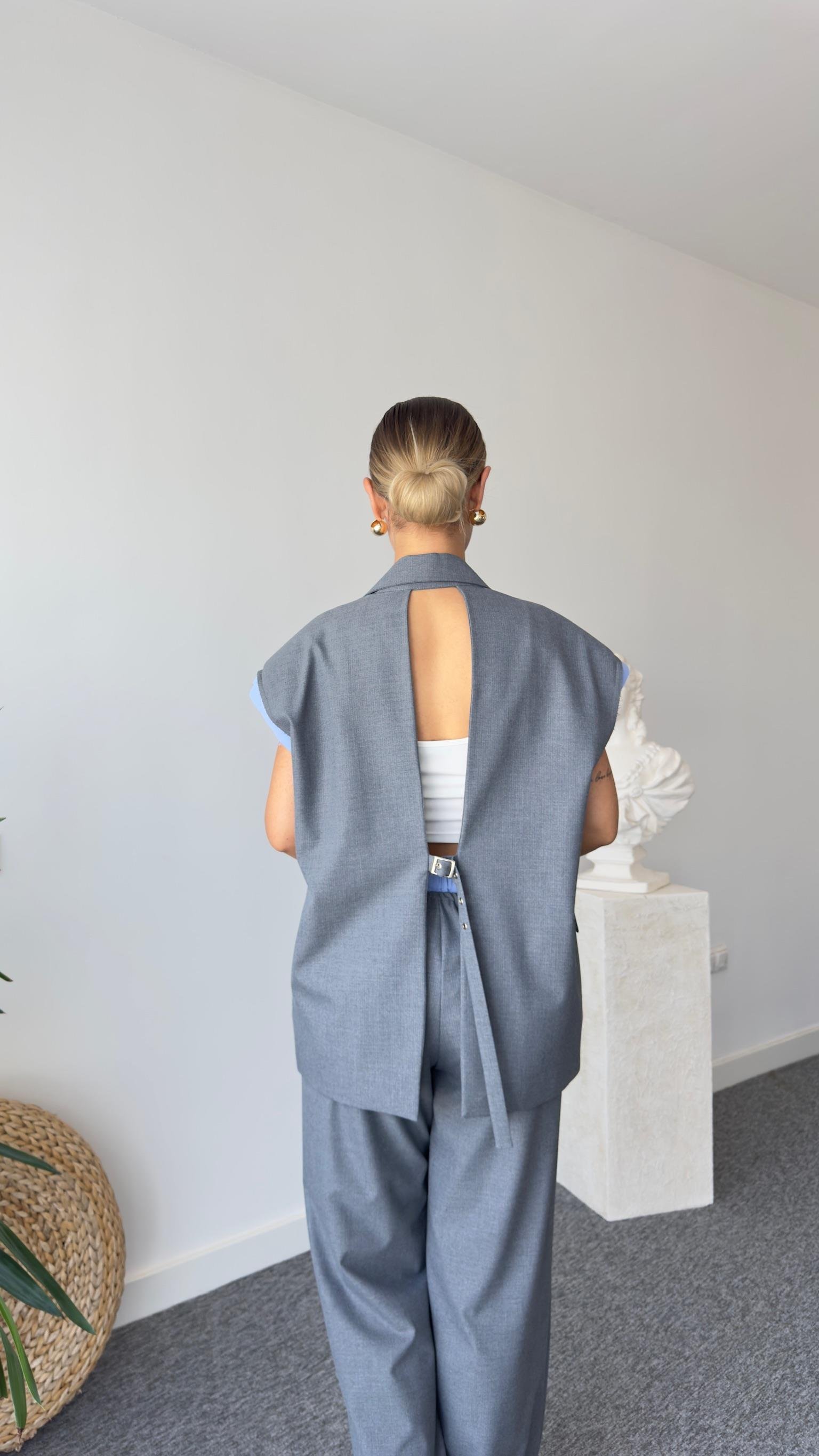 Patric Sırt Pencere Detay Tasarım Gri Yelek