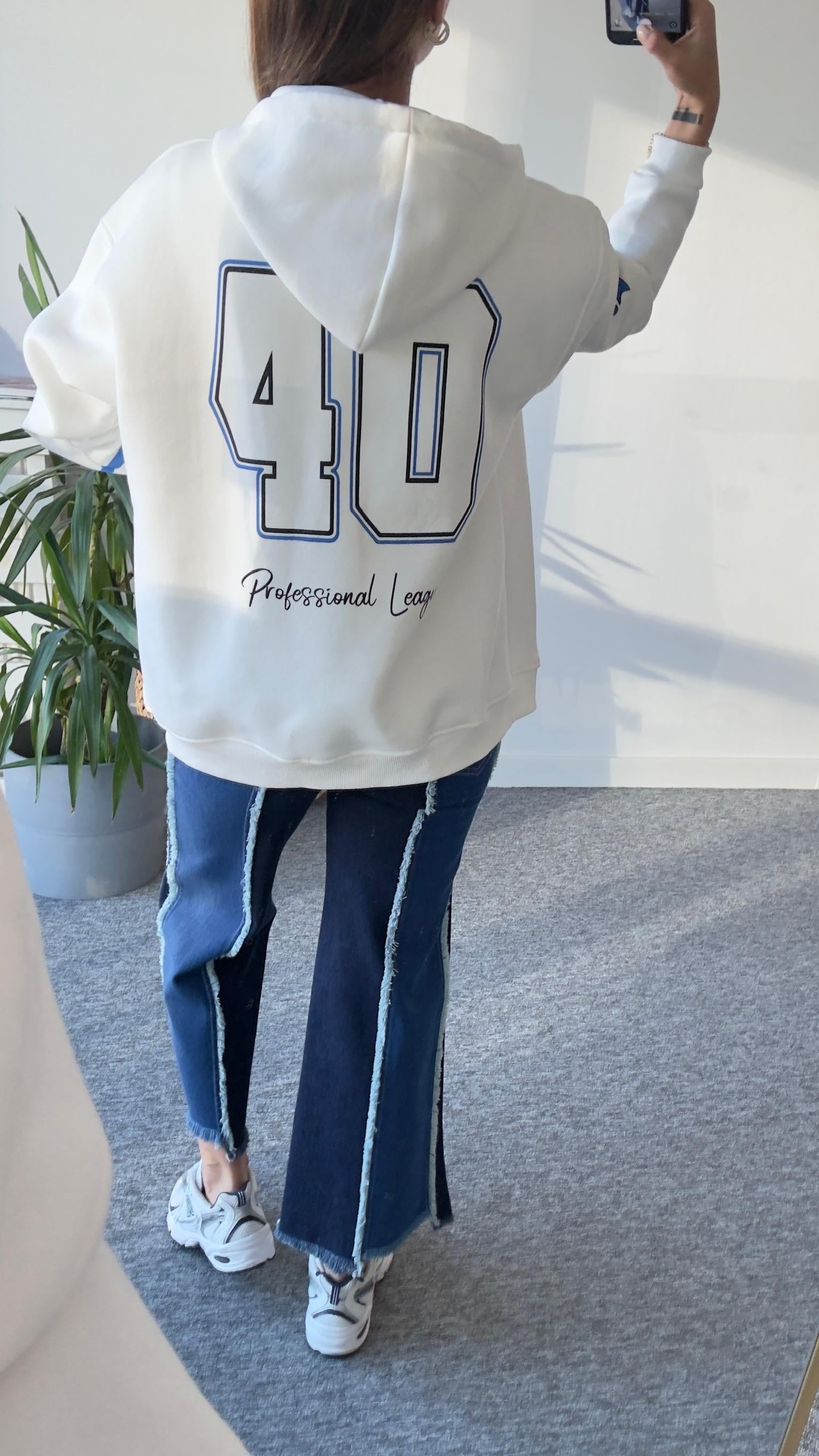 Mavi Yazı Detaylı Şardonlu Beyaz Sweatshirt