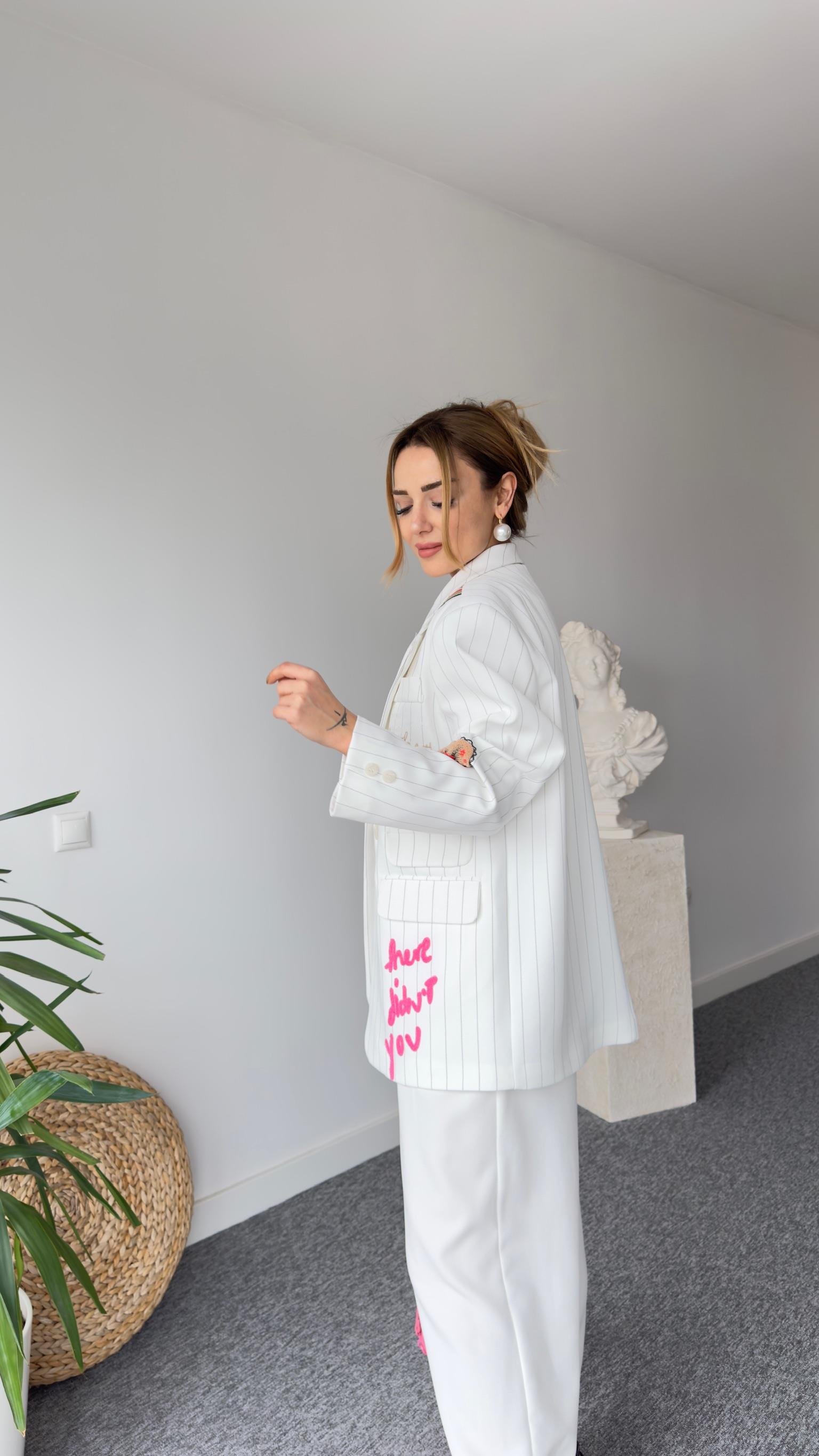 Feat Nakış Detaylı Çizgili Tasarım Blazer Ceket