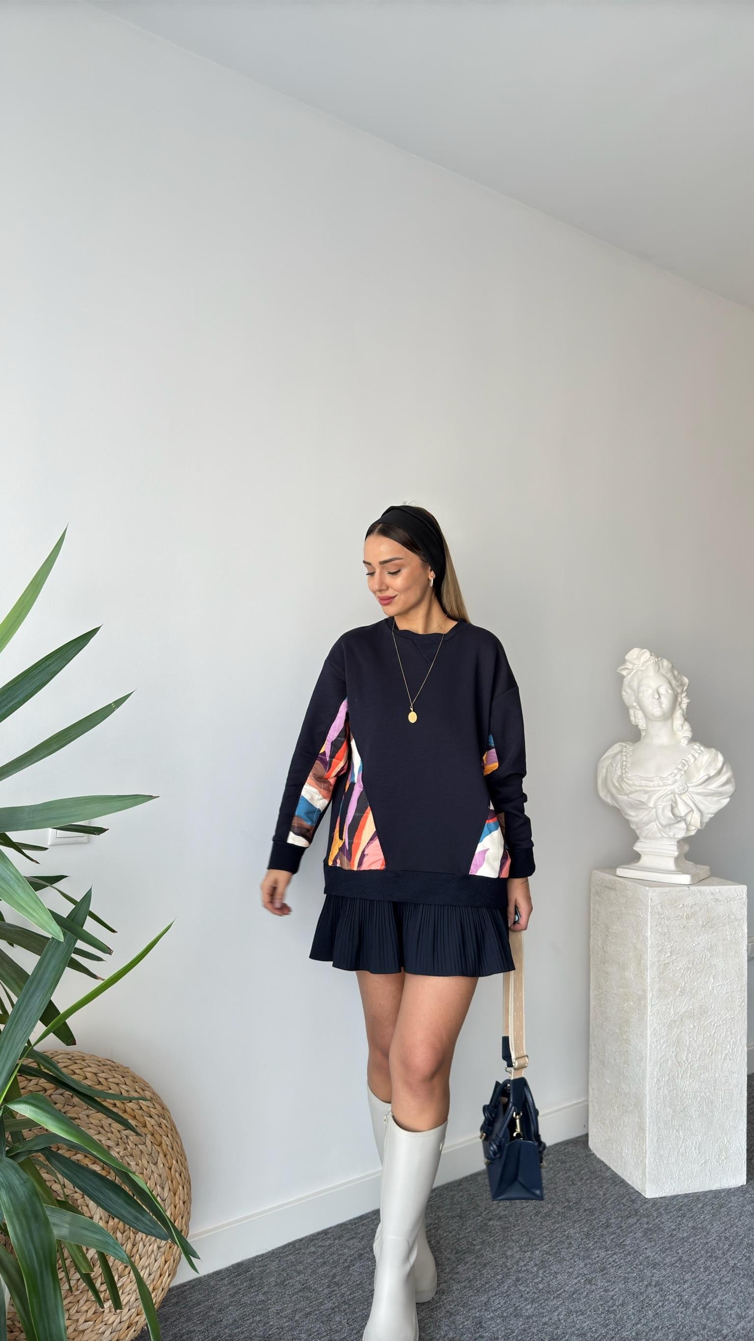 Cepleri Renkli Lacivert Sweatshirt
