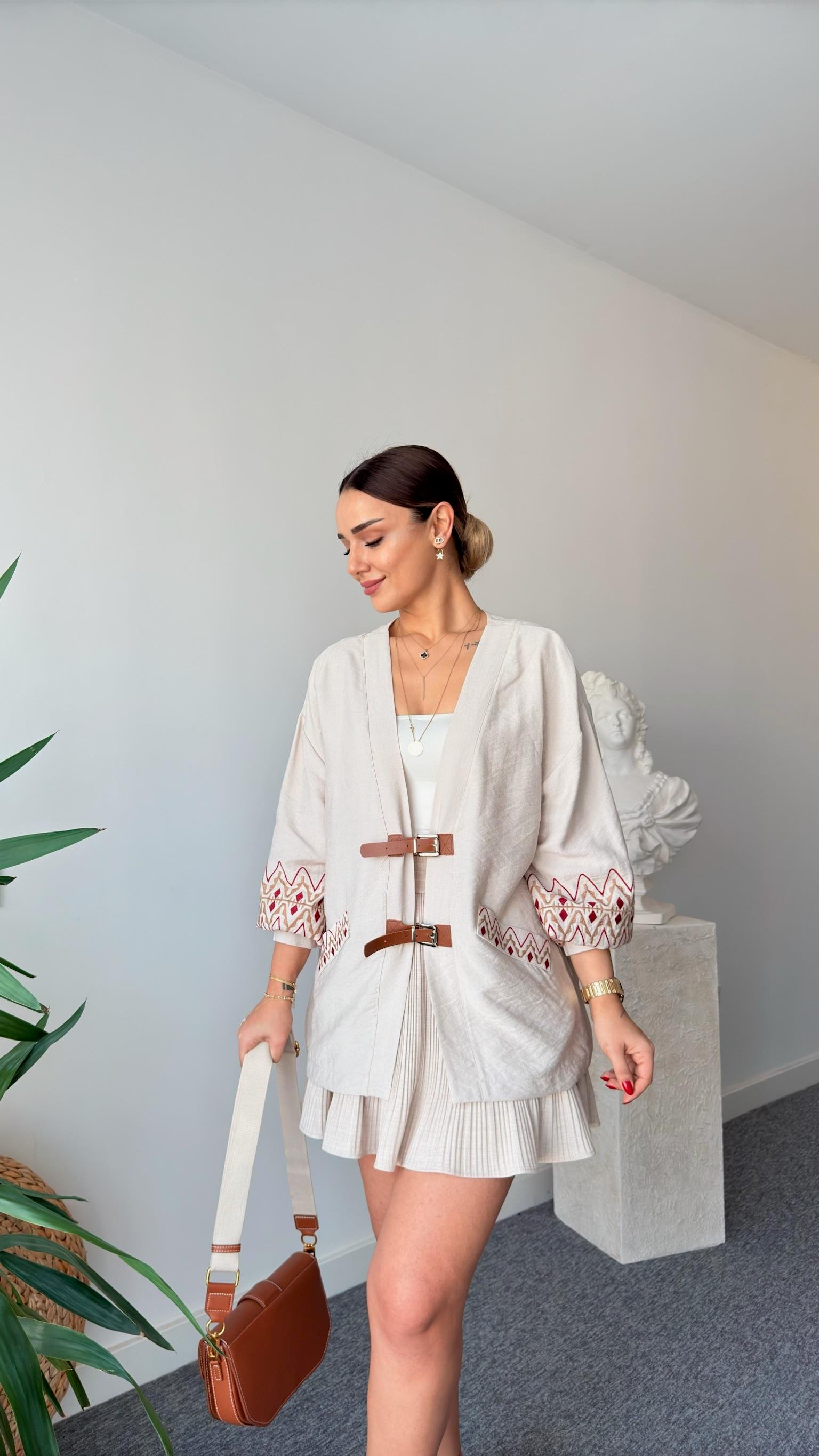 Letre Nakış Detaylı Natural Ceket