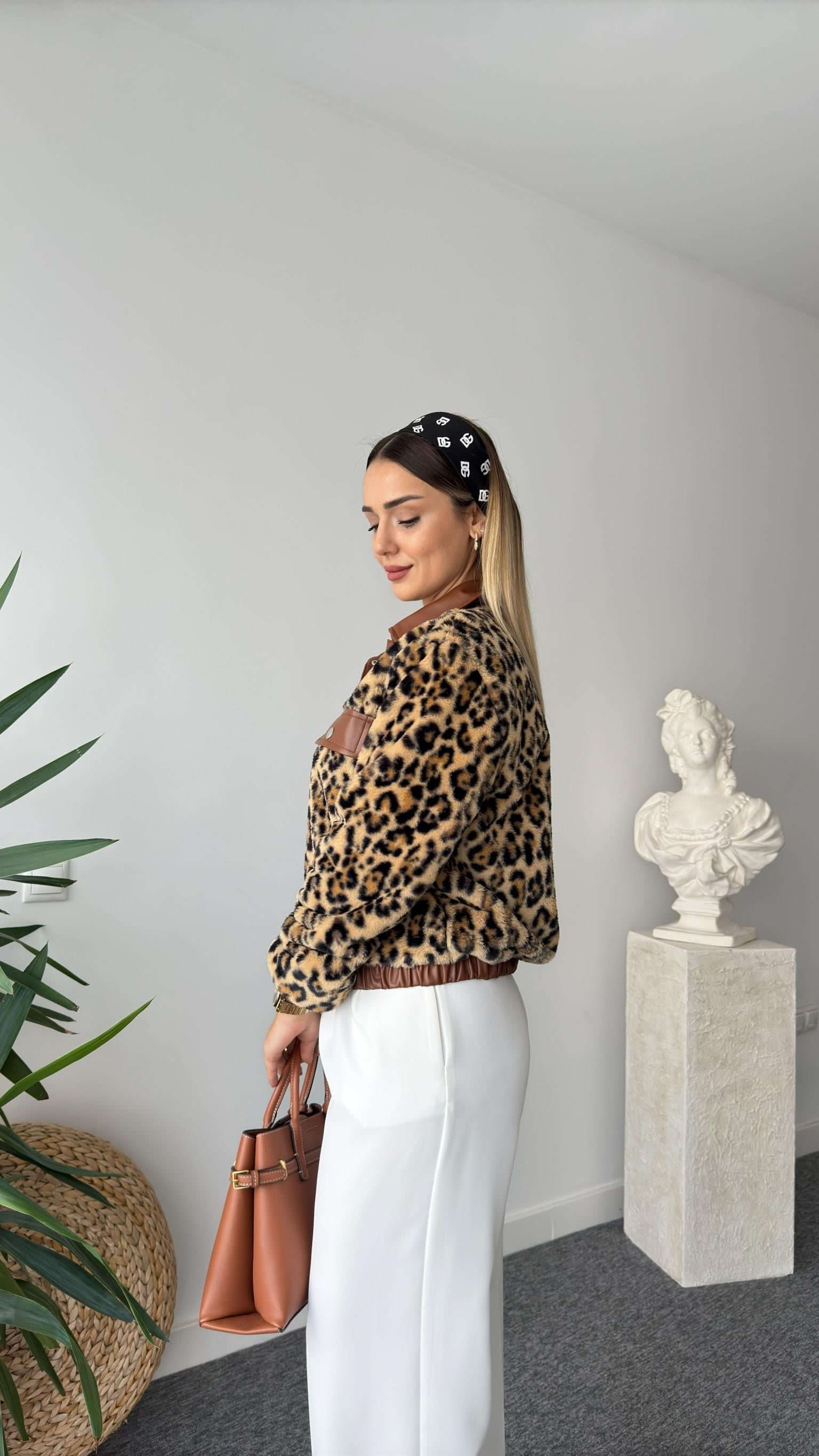 Deri Detaylı Peluş Leopar Ceket