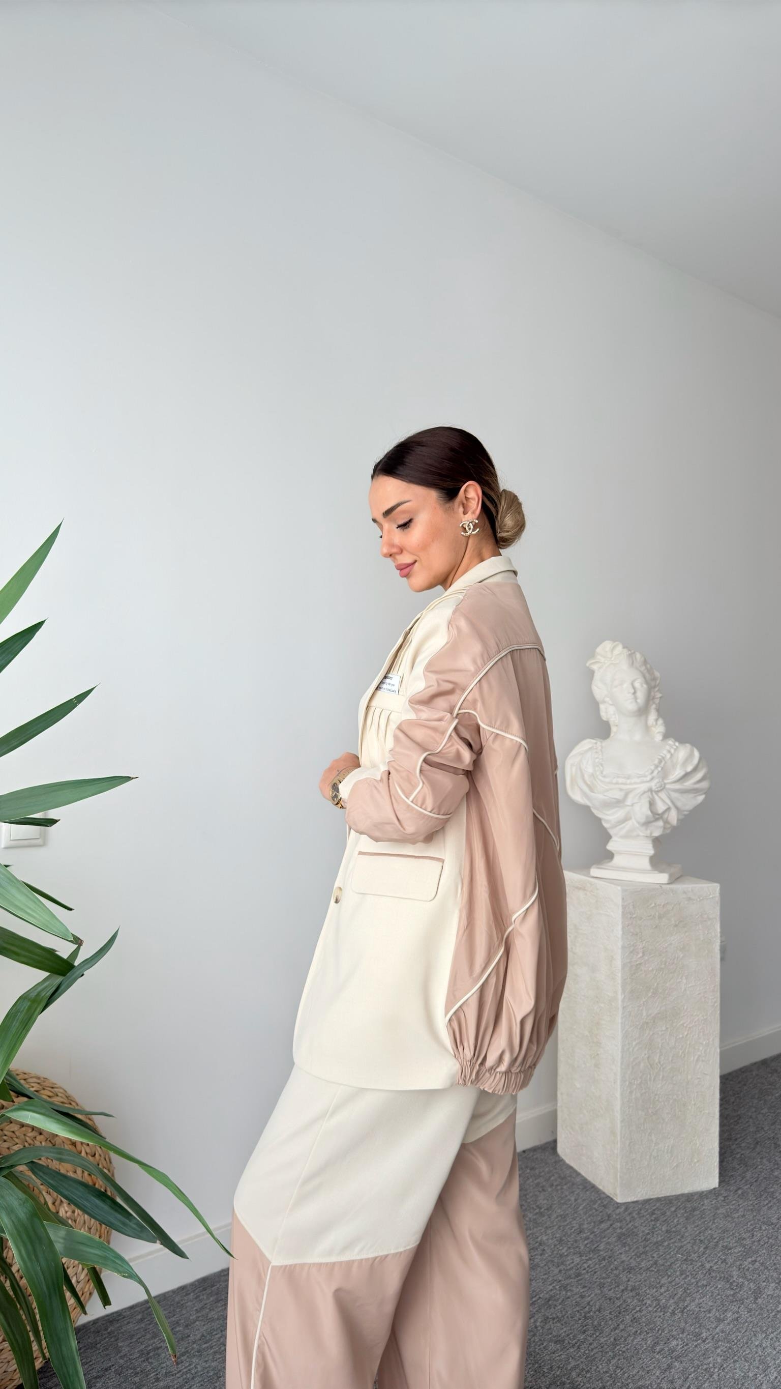 Pital Sırt Paraşüt Detaylı Bej Blazer Ceket
