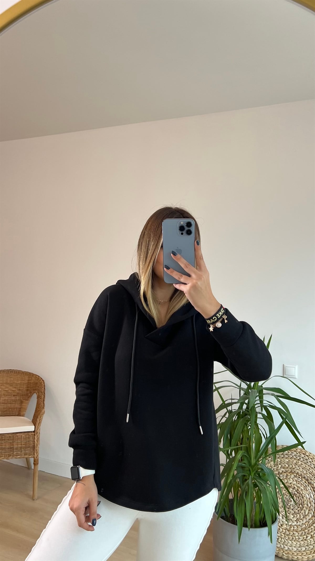  Kapüşonlu Yaka Detay Siyah Sweatshirt