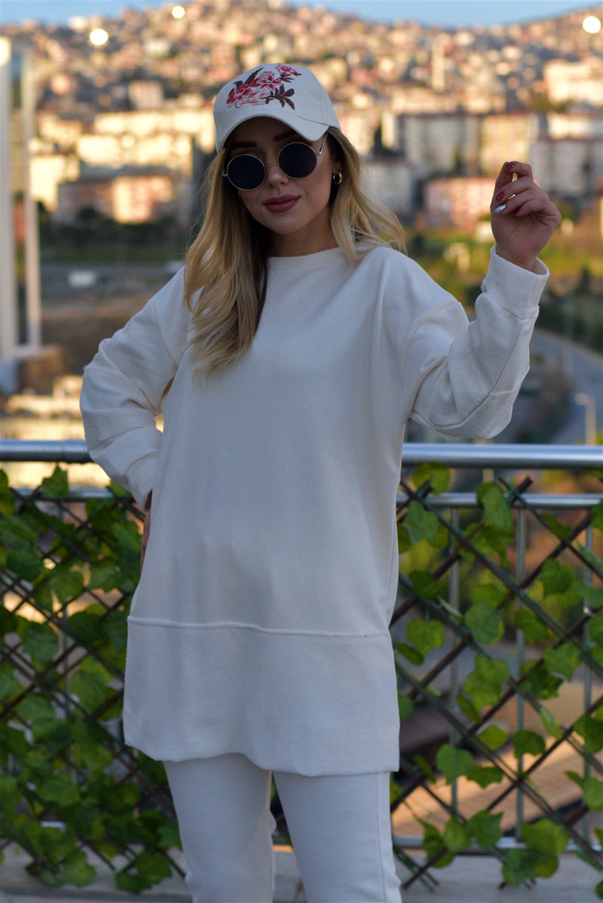 Dikiş Detaylı Ekru Tunik