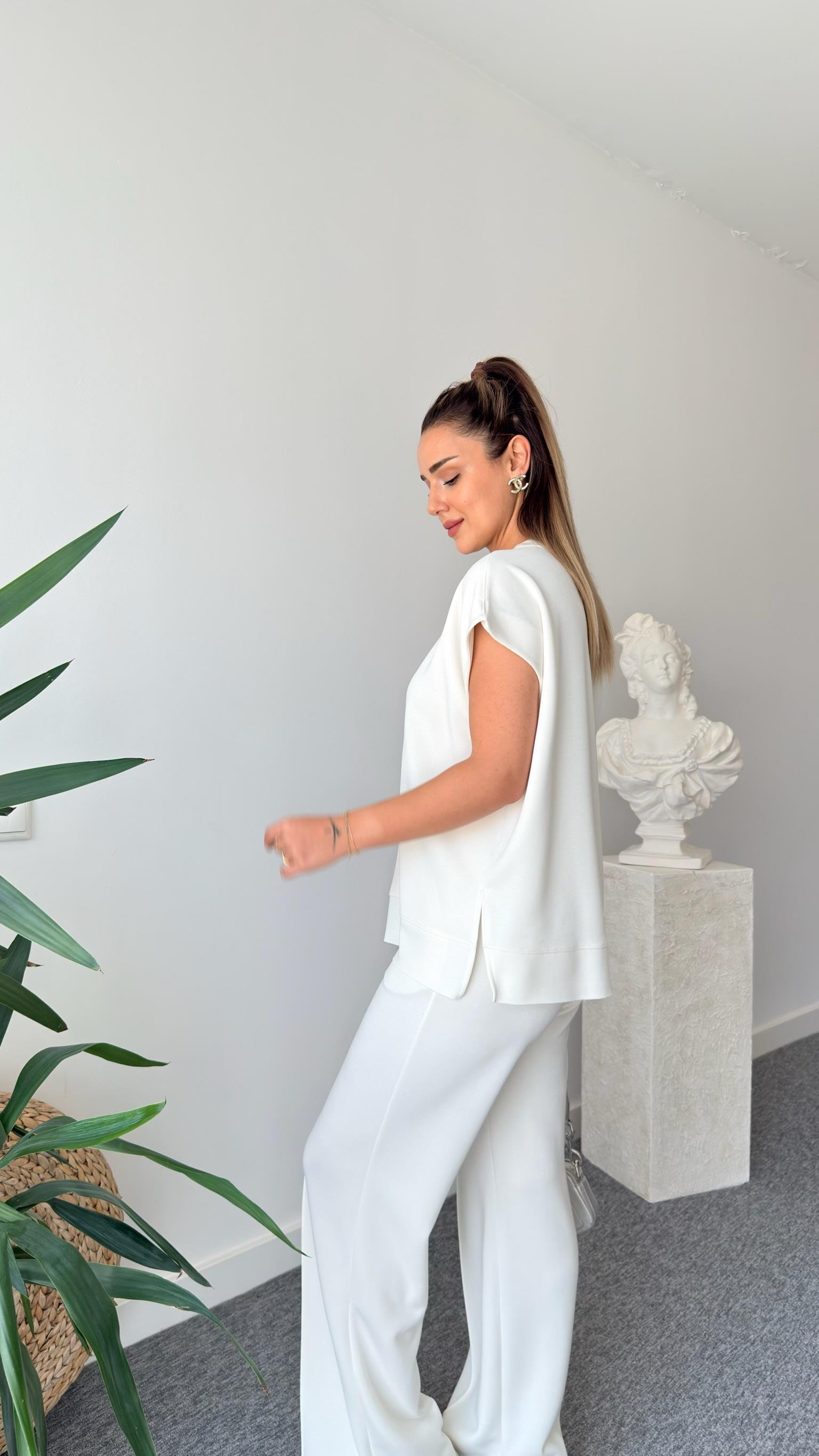 Beyaz Waid Taş Detaylı Modal Takım