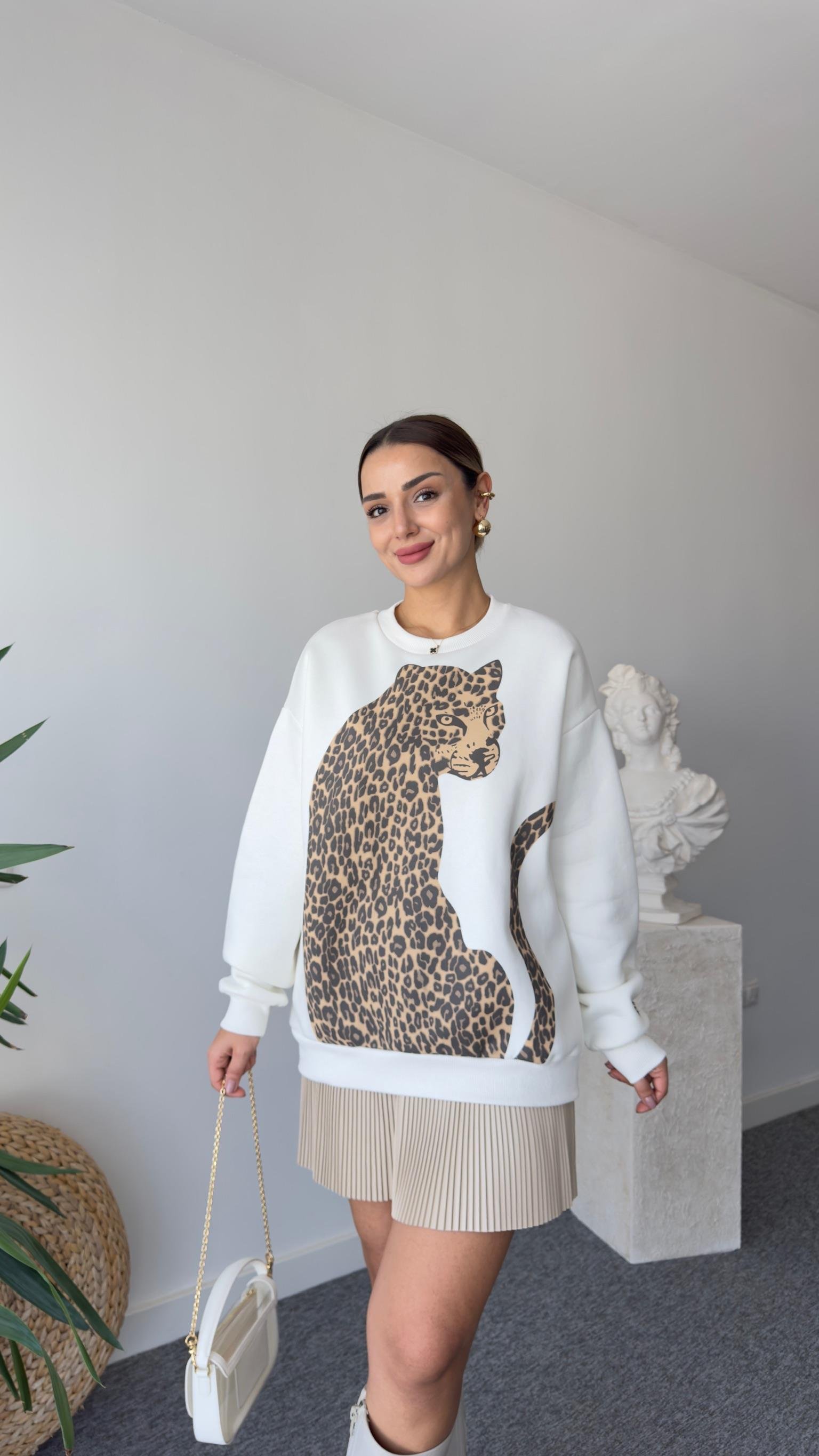 Aster Önü Kaplan Baskılı Sweatshirt