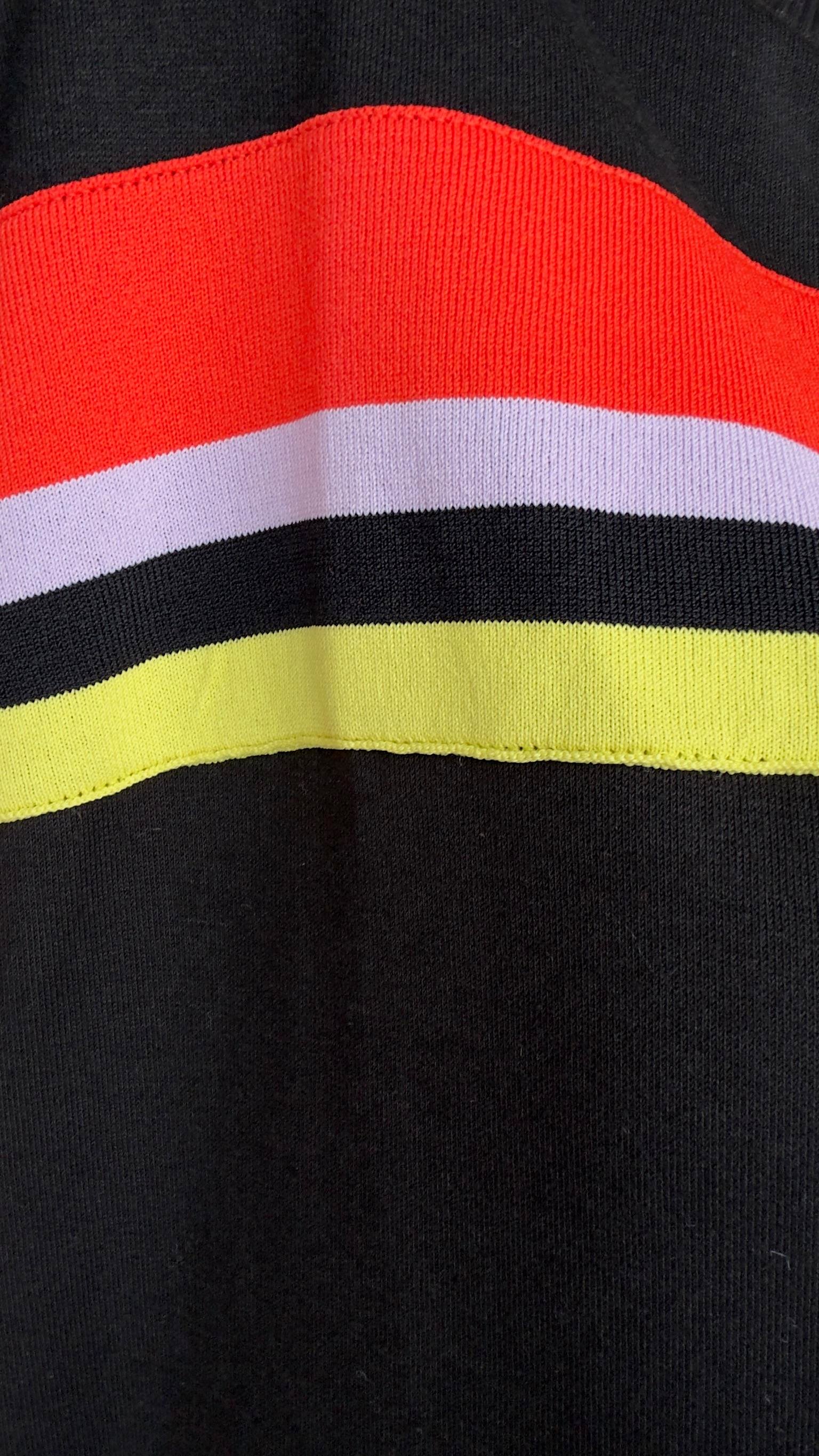 Kolu Kırmızı Paraşüt Detay Siyah Sweatshirt