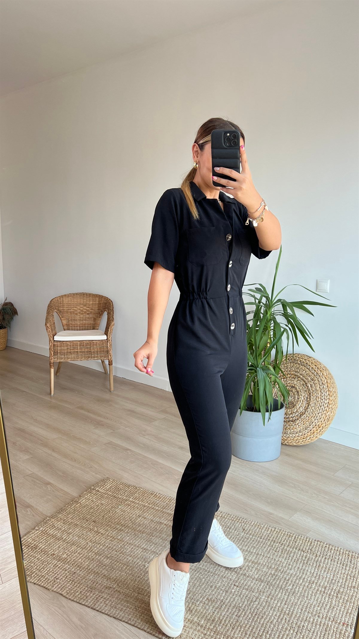 Düğme Detaylı Beli Lastikli Siyah Tulum