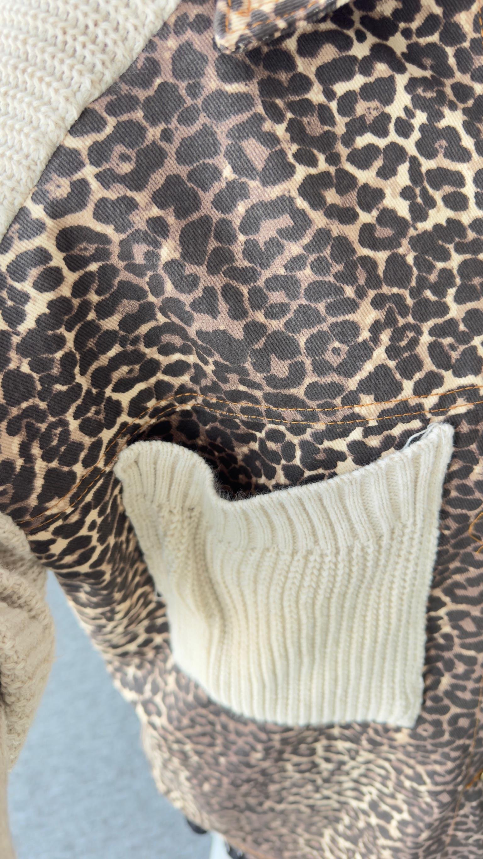 Peony Bej Triko Detaylı Leopar Hırka