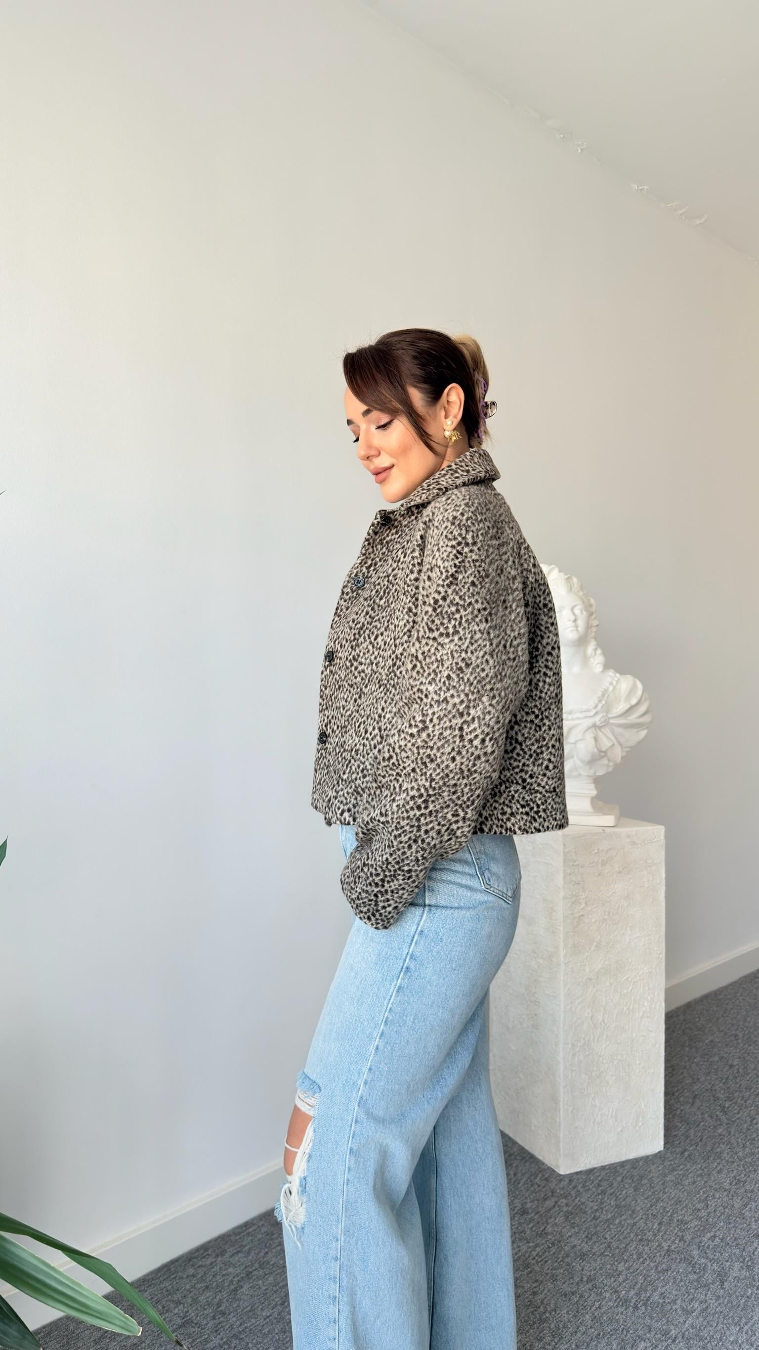 Ronde Massi Model Leopar Desenli Kaşe Ceket