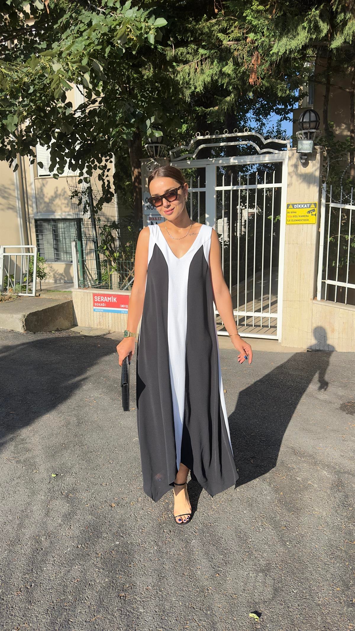 Beyaz Şerit Detaylı Elbise 