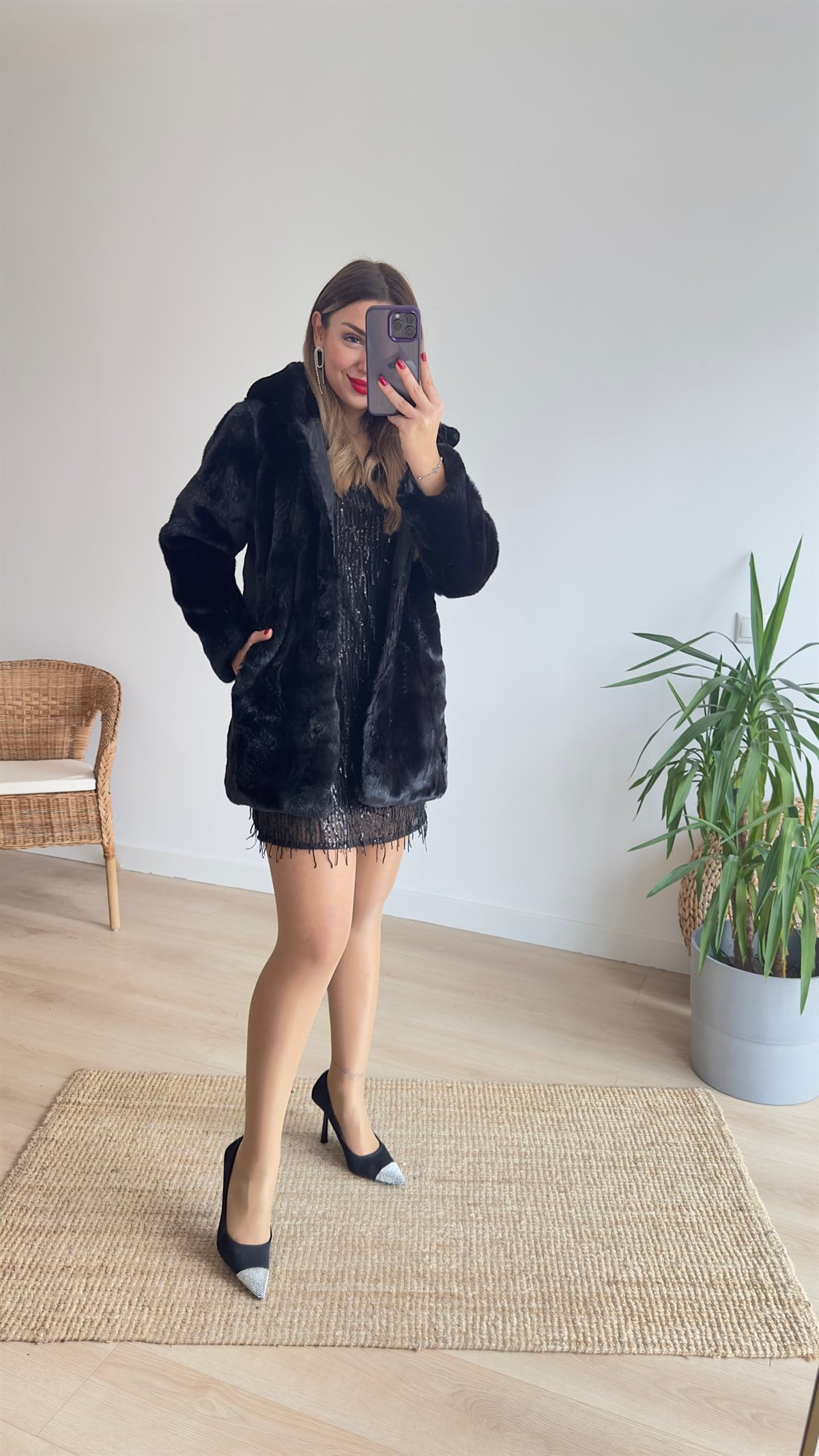 Kapüşonlu Siyah Peluş Mont