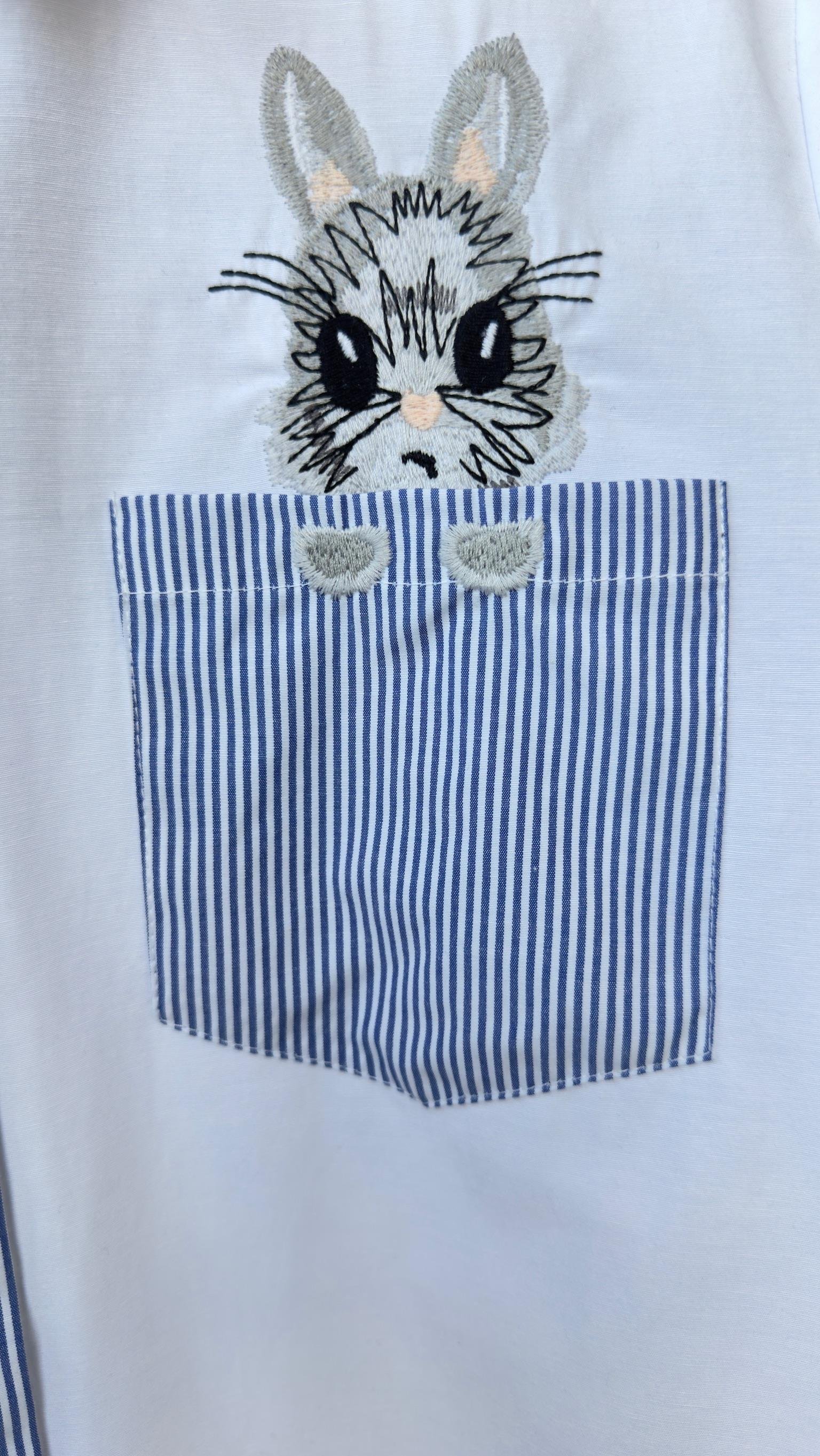 Tavşan İşlemeli Beyaz Gömlek