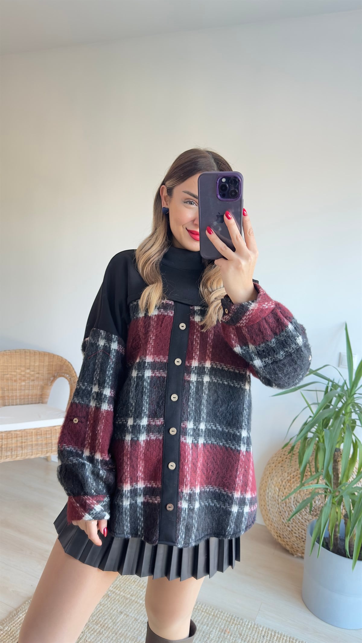 Ekose Detaylı Dik Yaka Siyah Sweat