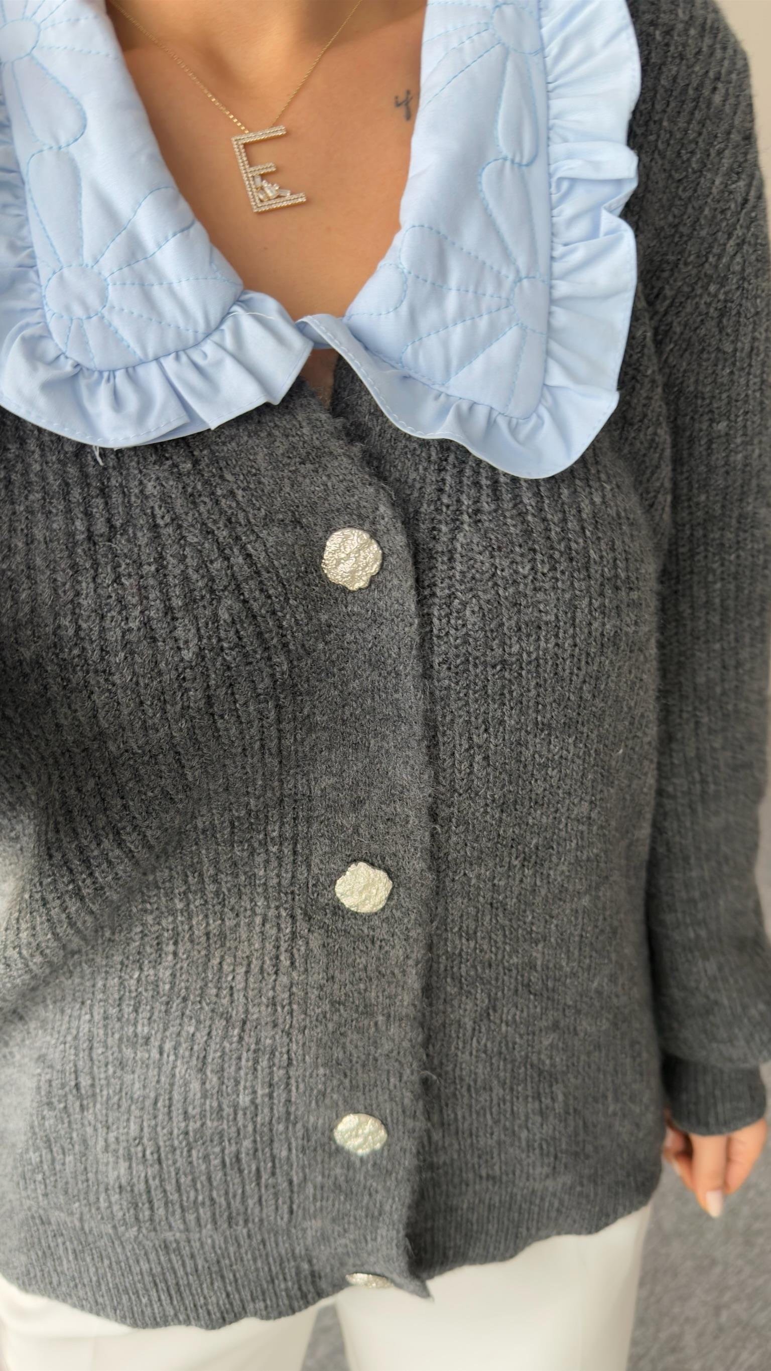 Mavi Yaka Detaylı Triko Hırka