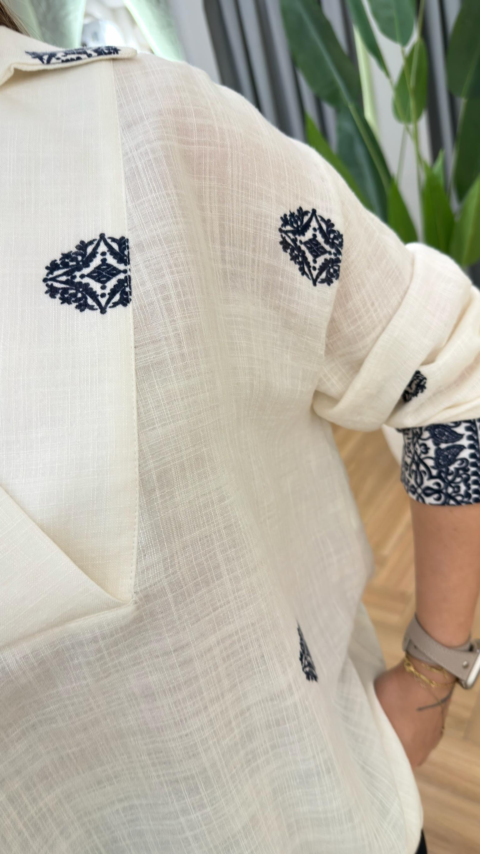 Liber Keten İşlemeli Polo Yaka Keten Bluz