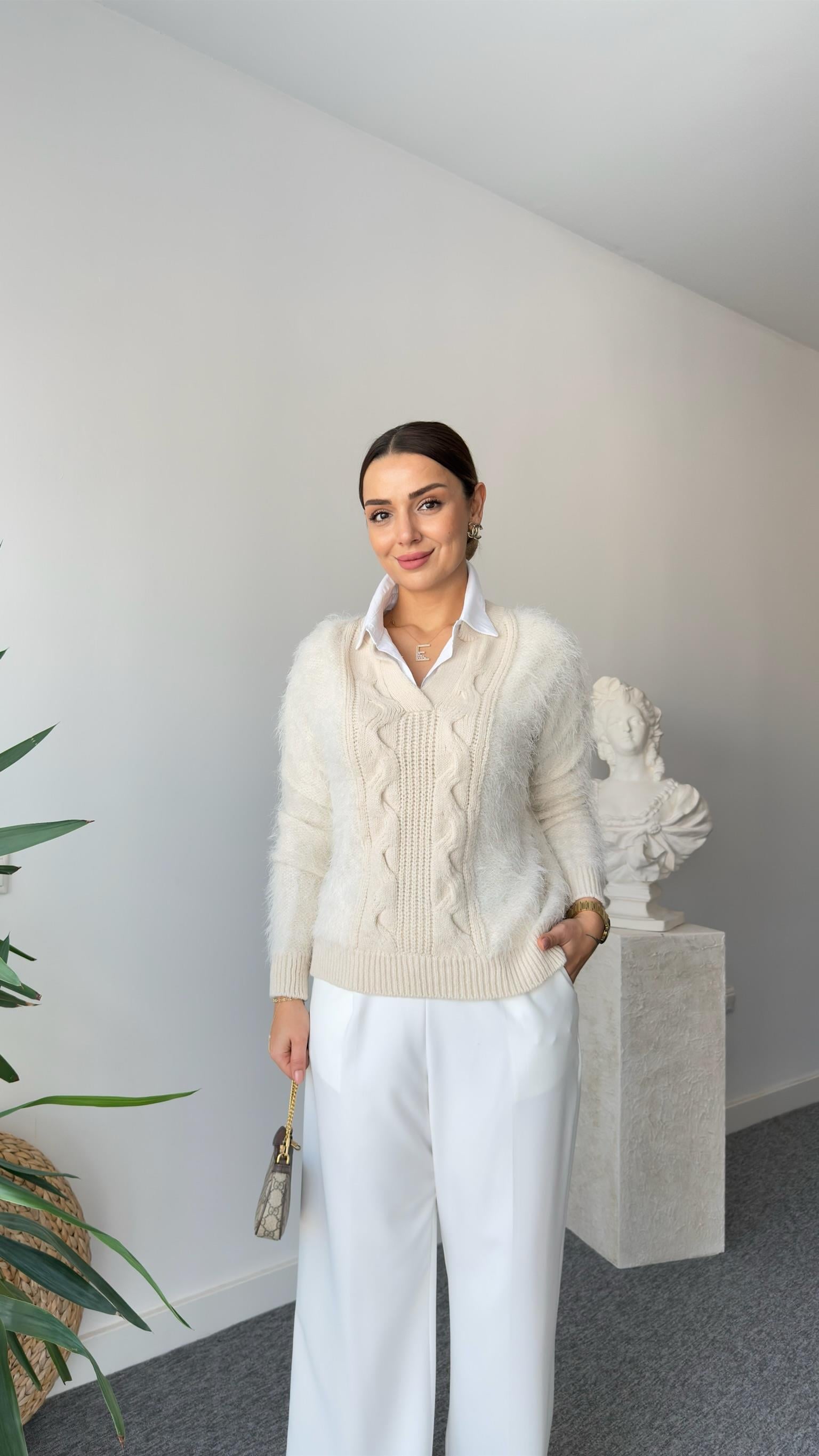 Elvira Gömlek Detaylı Bej Kazak