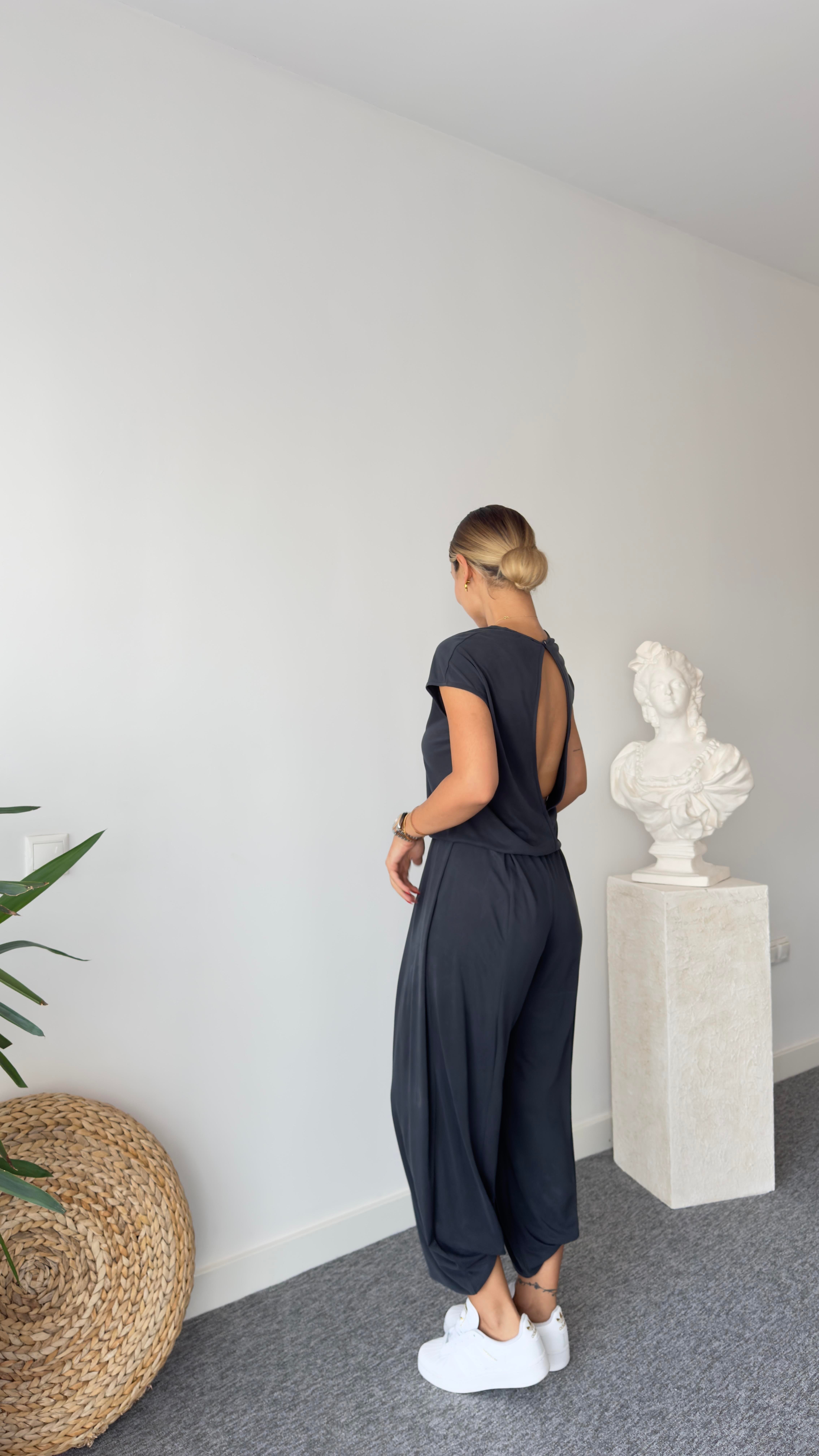 Sırt Pencere Detay Siyah Modal Tulum
