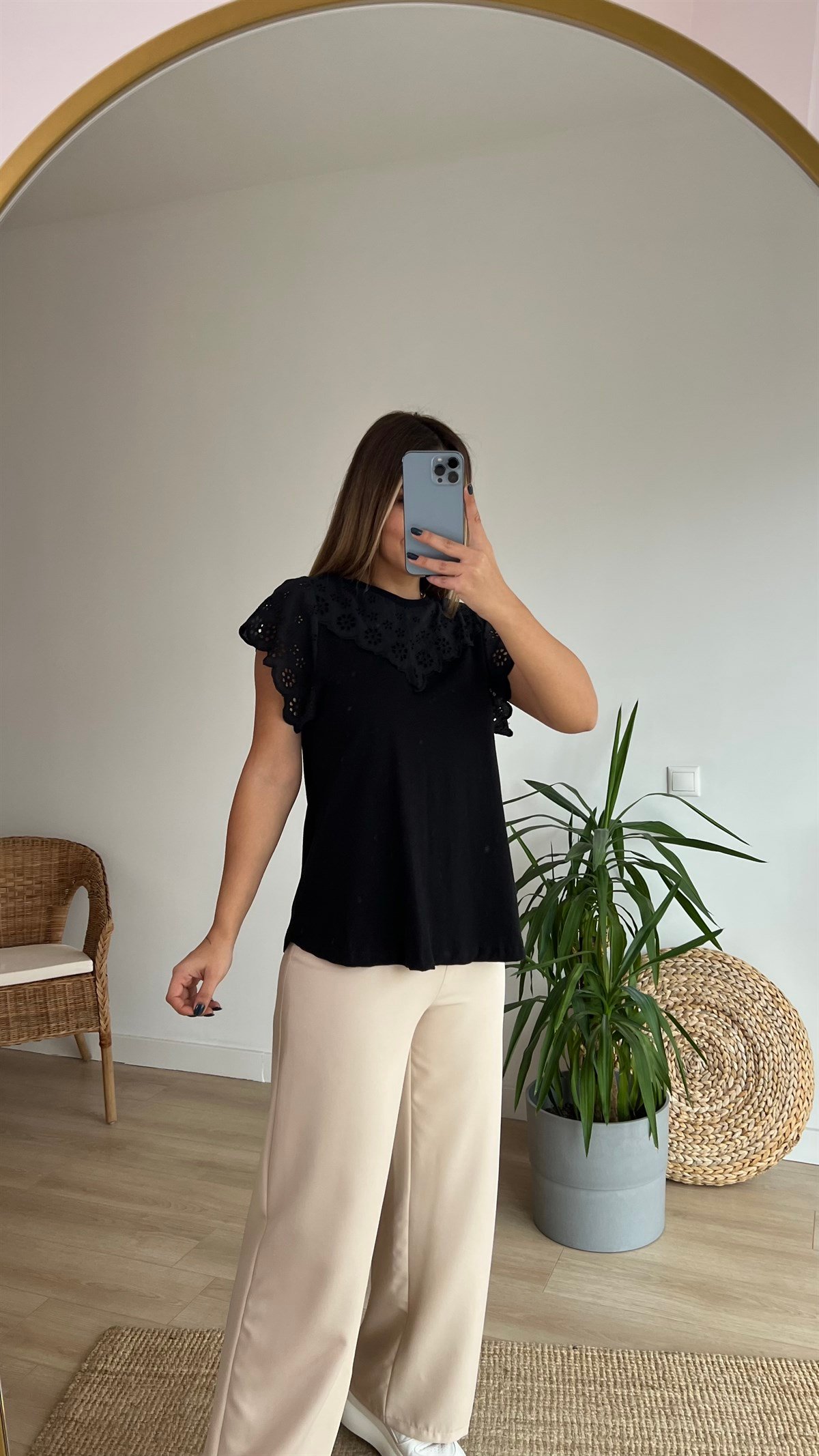 Kolları Fisto Siyah Tshirt
