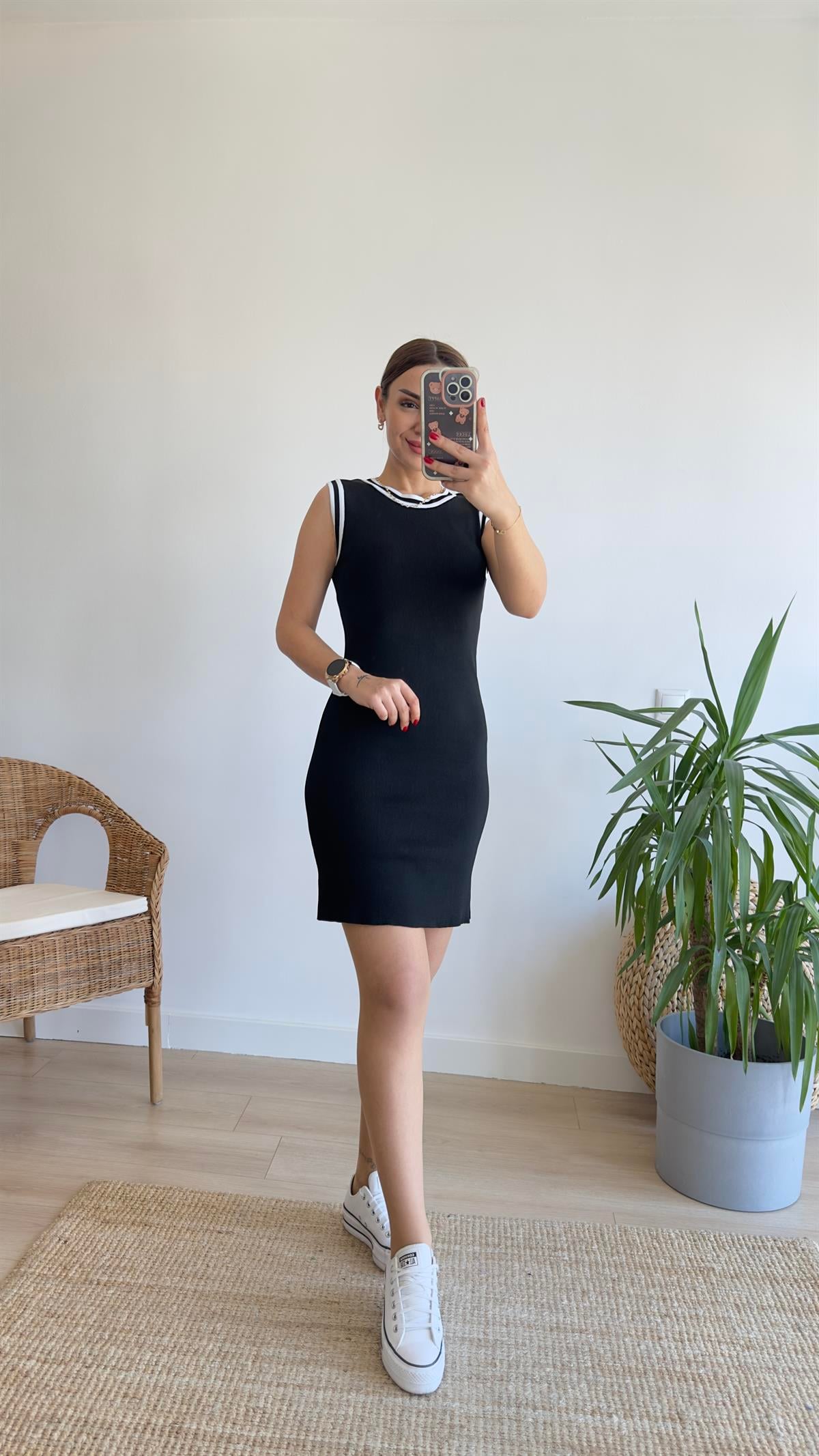 Beyaz Şerit Detaylı Triko Elbise