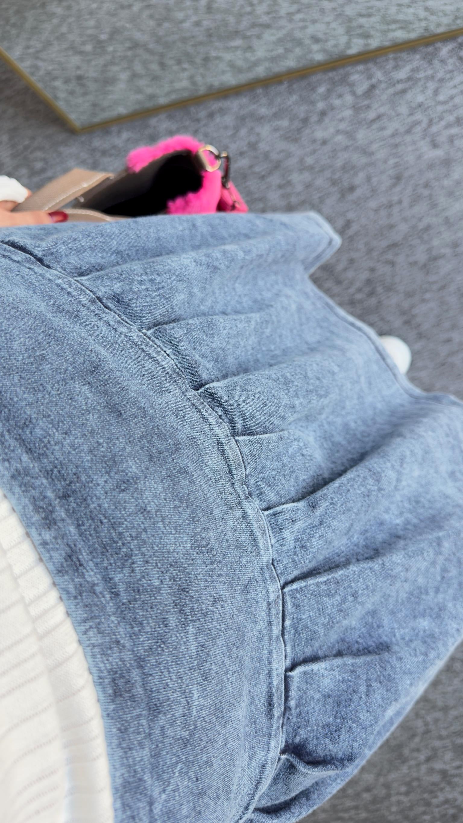 Pilise Detay Likralı Denim Şort Etek