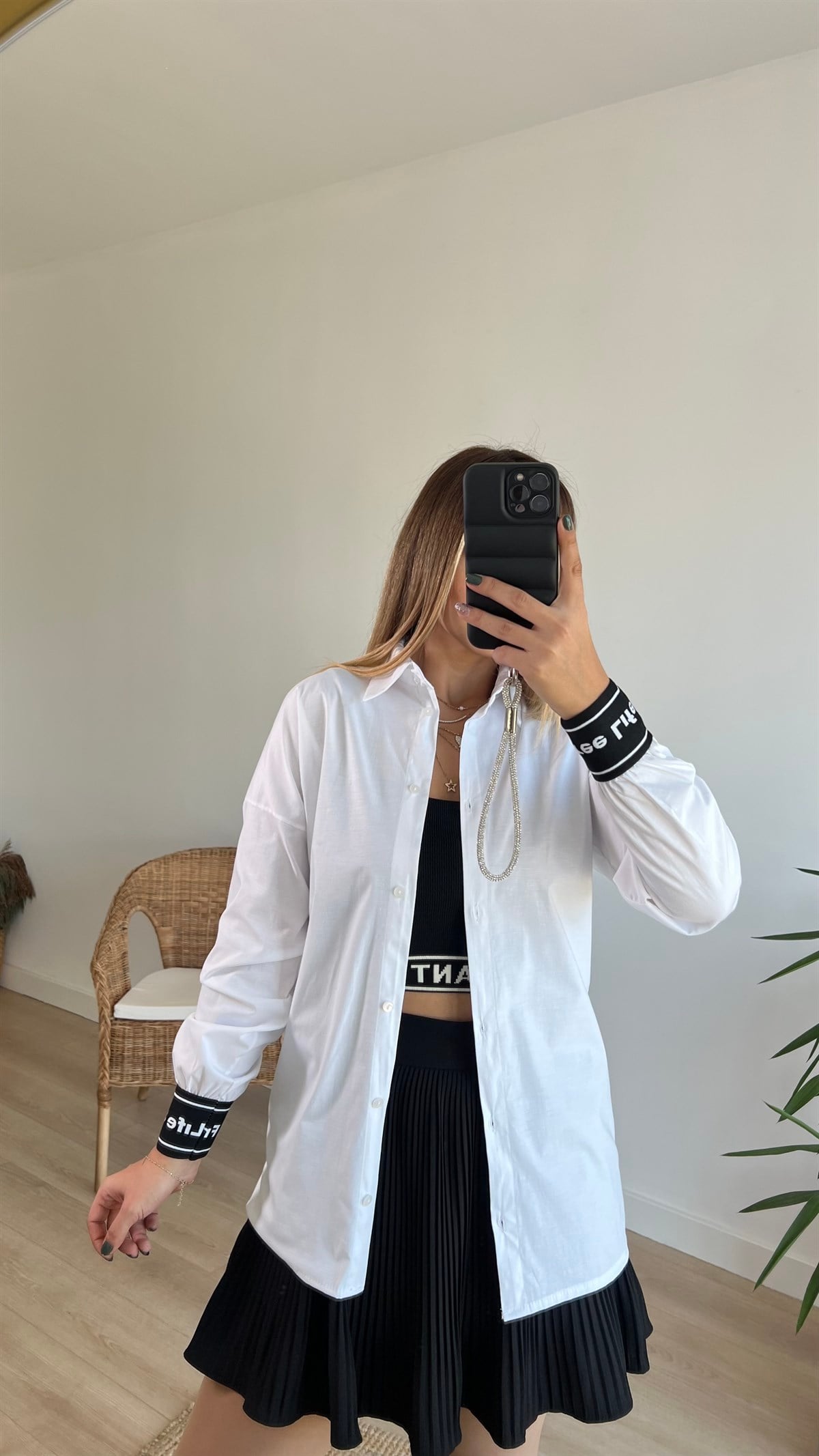 Etek Ucu Ve Kol Lastik Yazı Detay Beyaz Gömlek