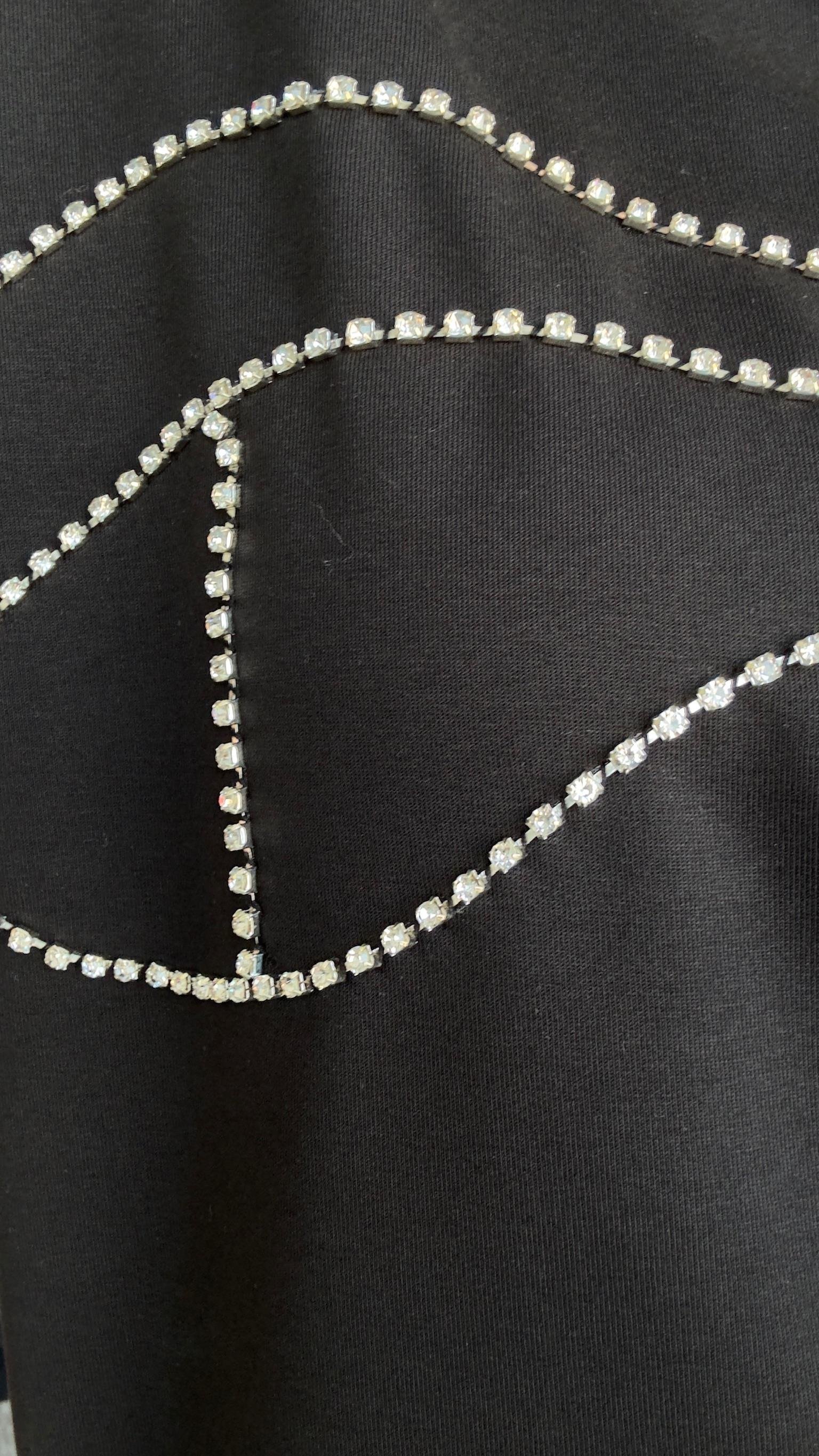 Ön Göğüs Taşlı Siyah Tshirt 