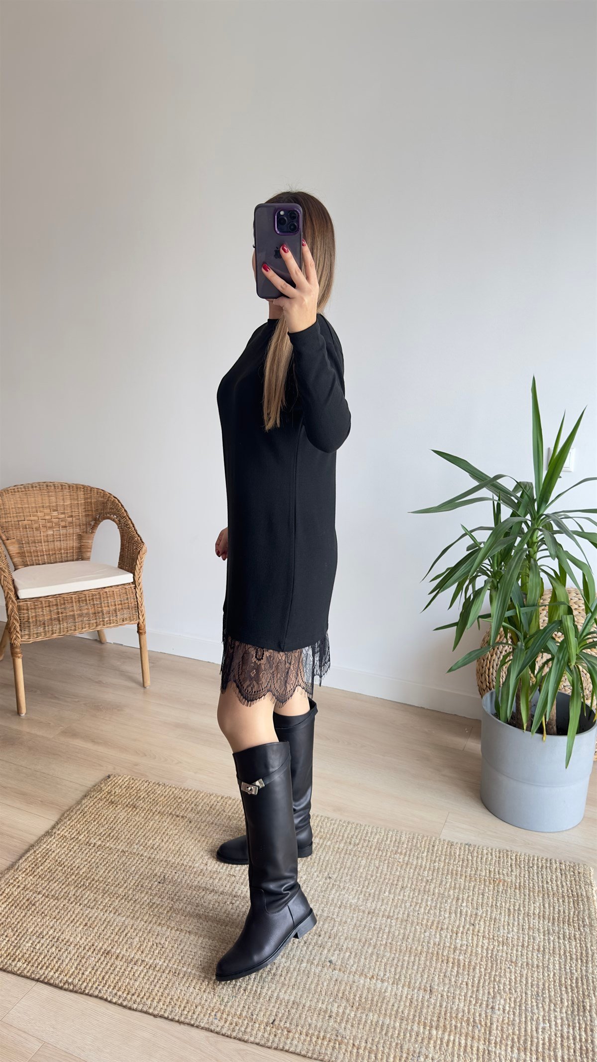 Eteği Dantel Detaylı Çilek Örme Elbise