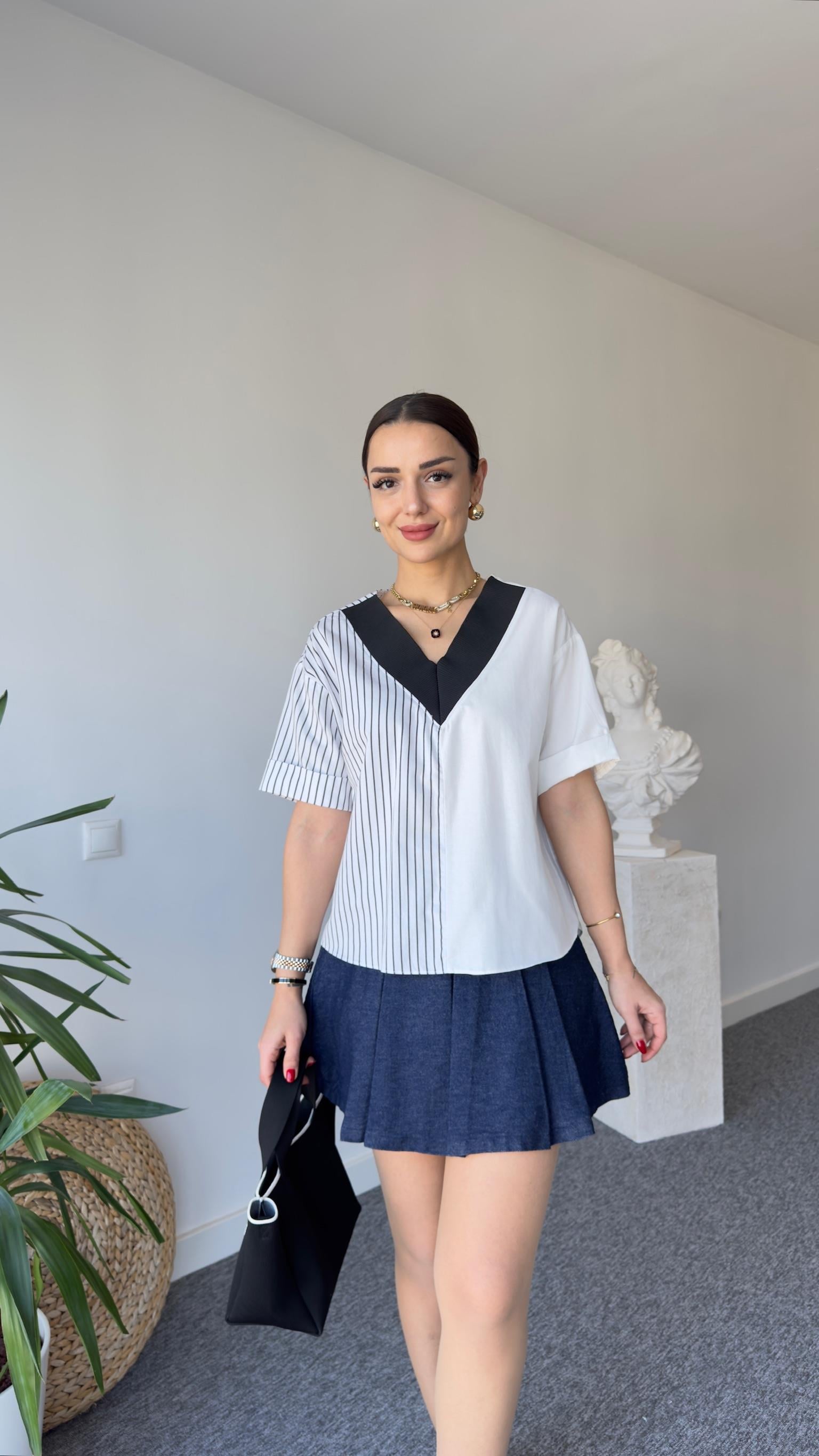 Çizgili Siyah Ribana V Yaka Tshirt