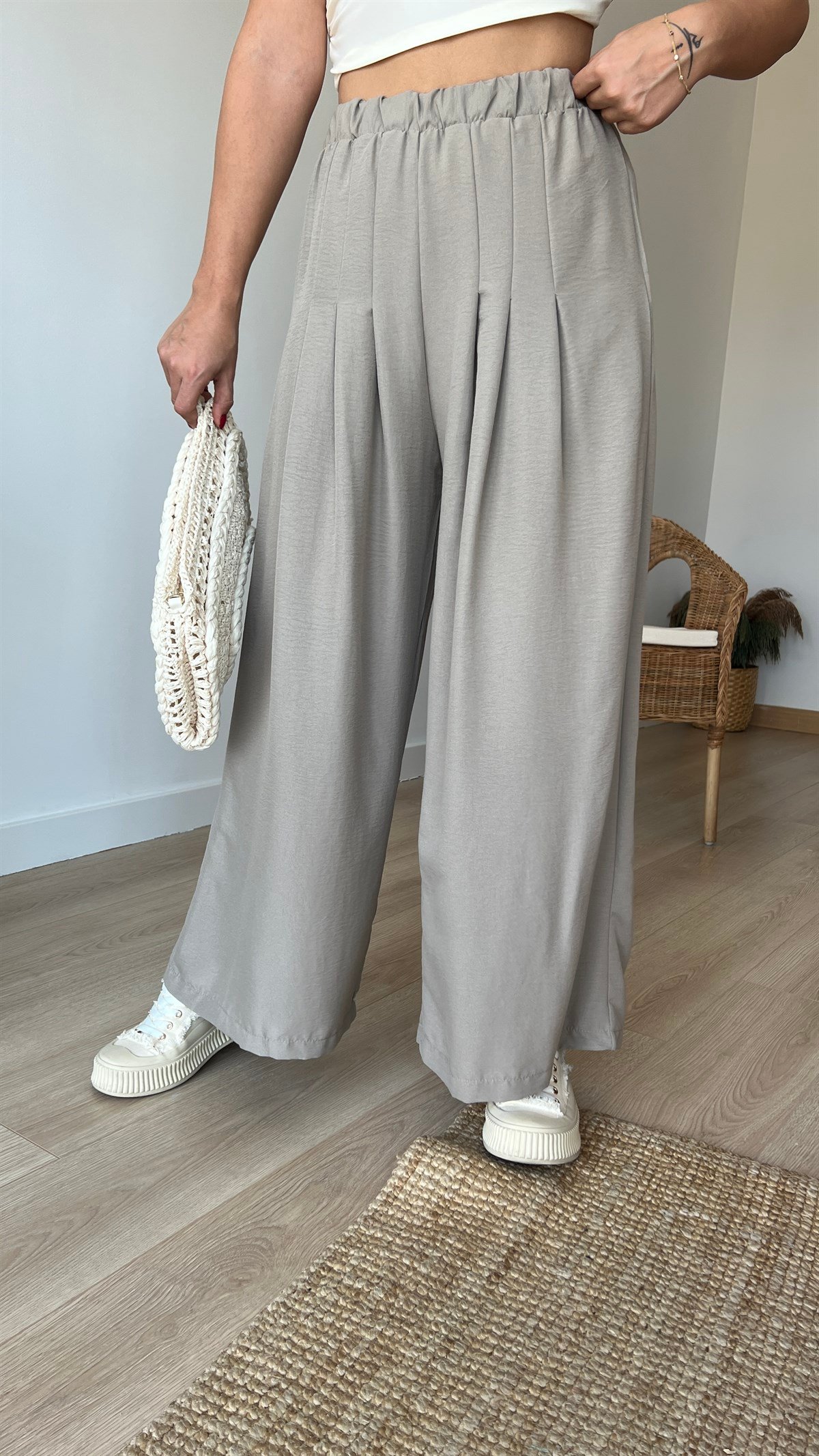 Pile Detaylı Bol Paça Haki Pantolon