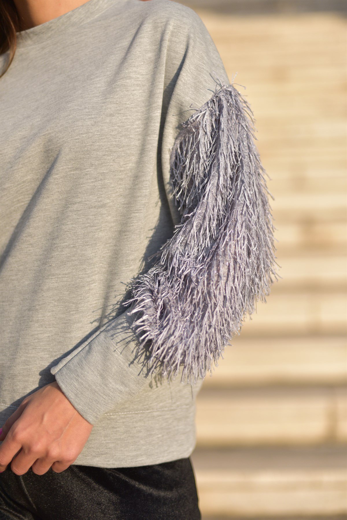 Kolları Püsküllü Sweatshirt