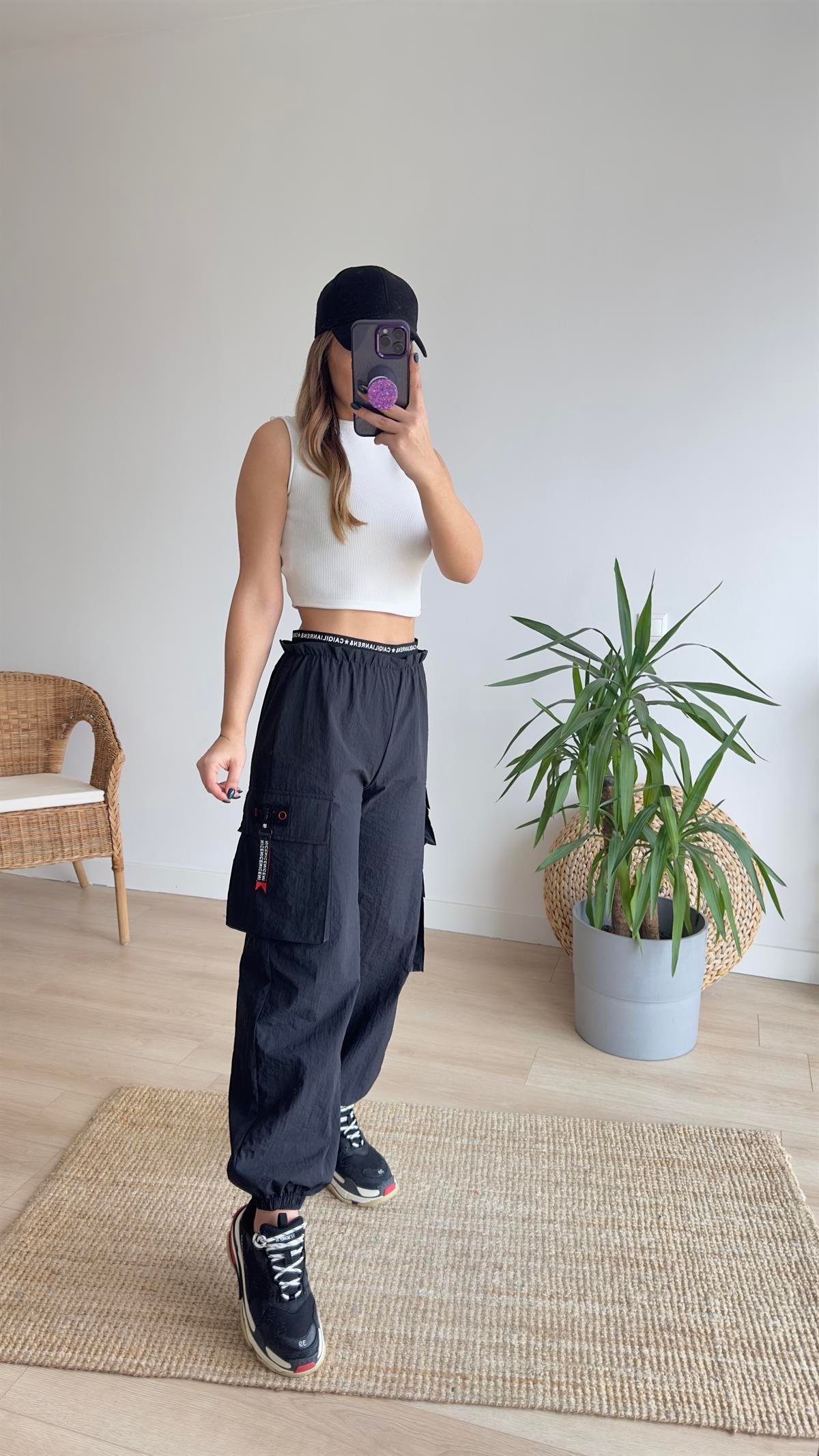 Beli Yazı Detaylı Paraşüt Pantolon