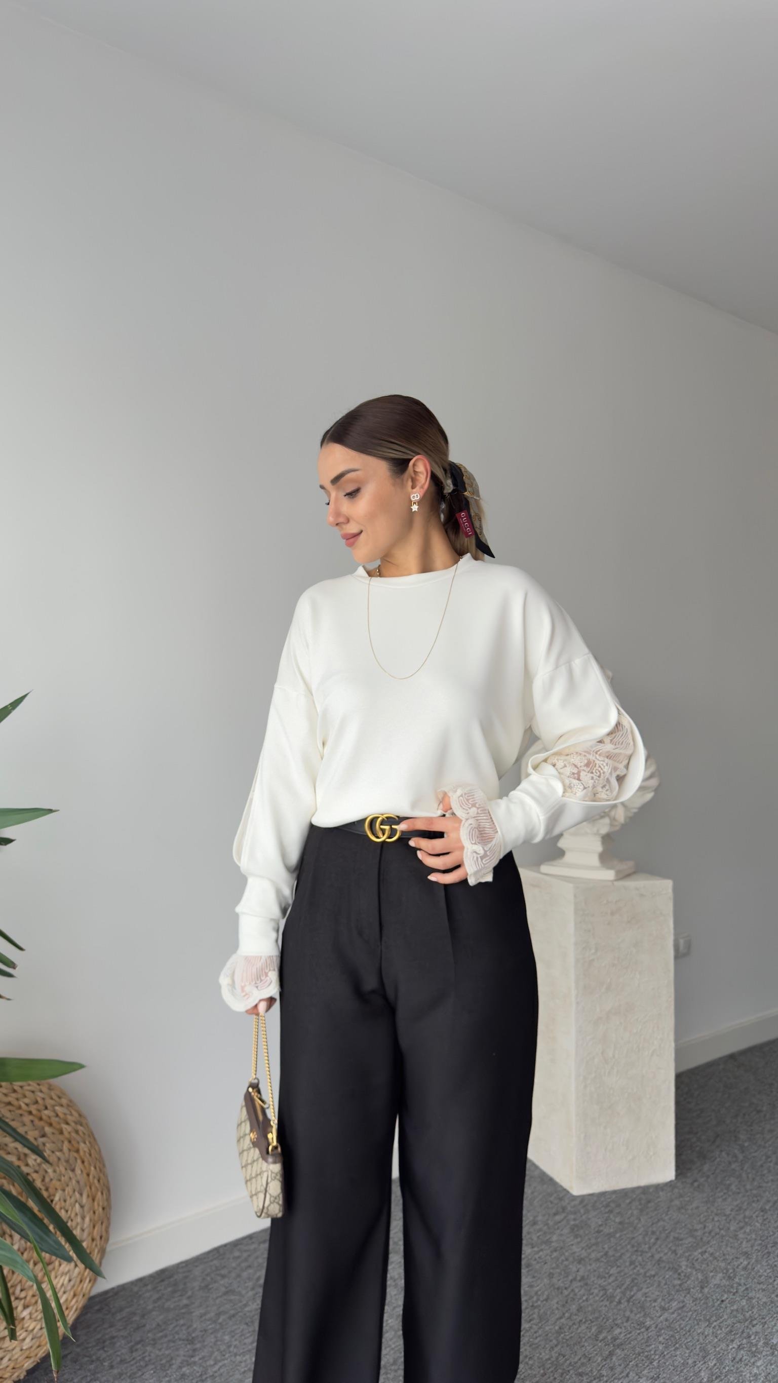 Kollar Güpür Detaylı Beyaz Modal Sweat