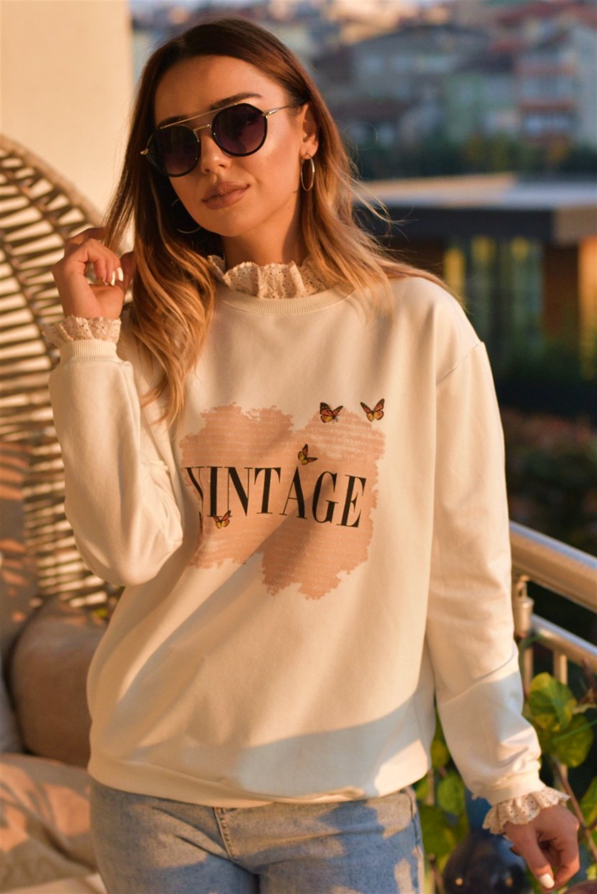 Dantelli Ekru Vintage Sweatshirt