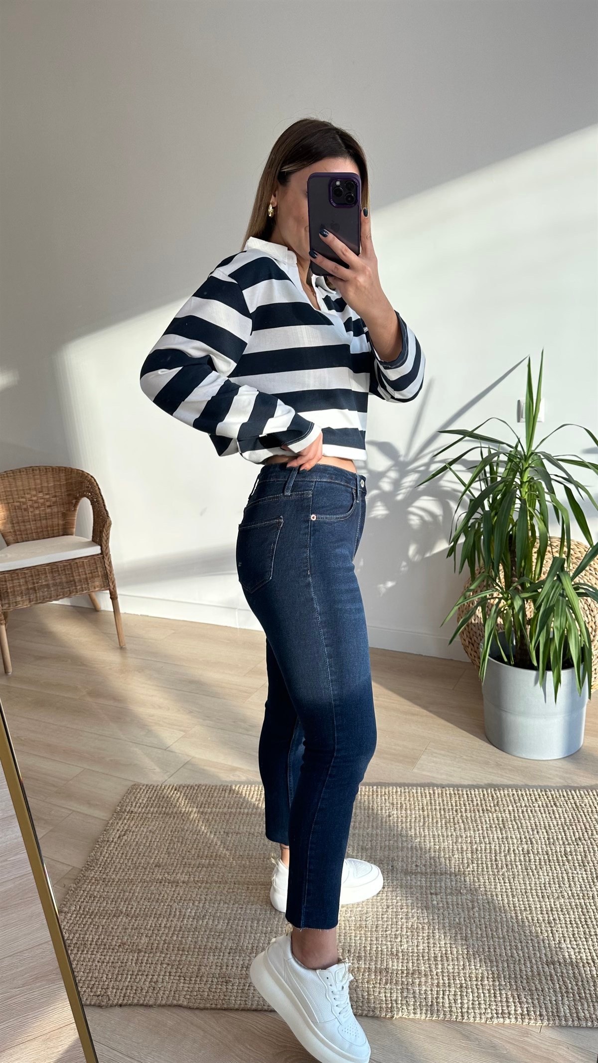Paçası Kesik Lacivert Boyfit Jean