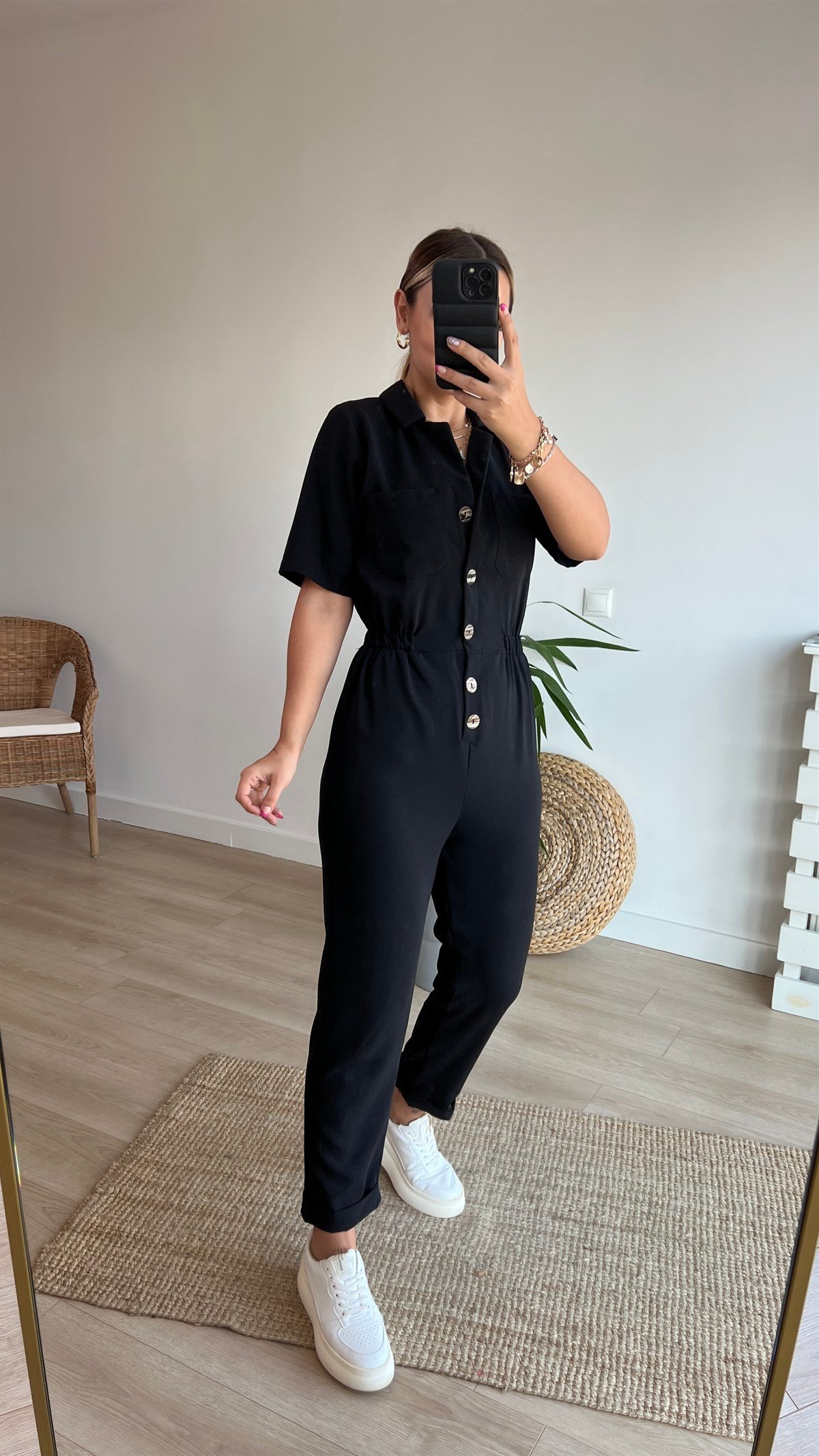 Düğme Detaylı Beli Lastikli Siyah Tulum