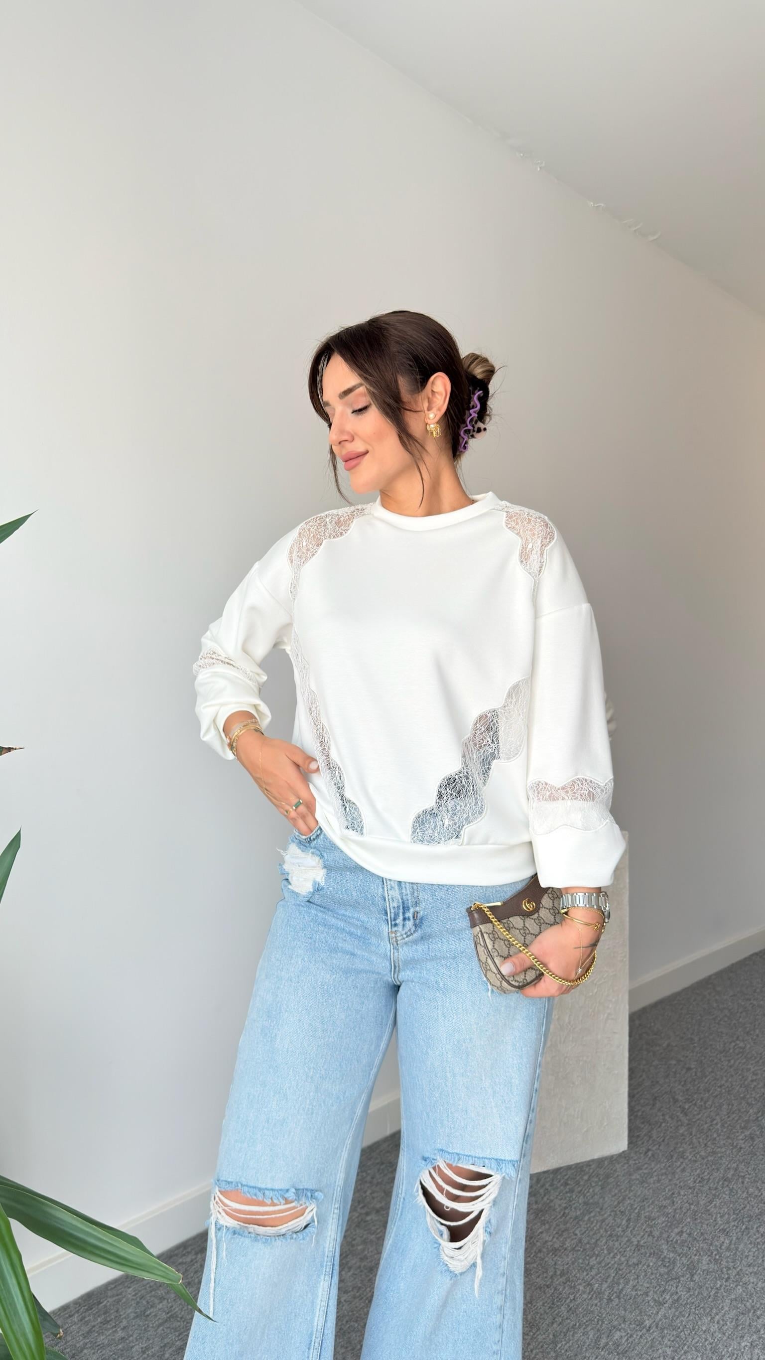 Beyaz Dantel Detaylı Modal Sweat