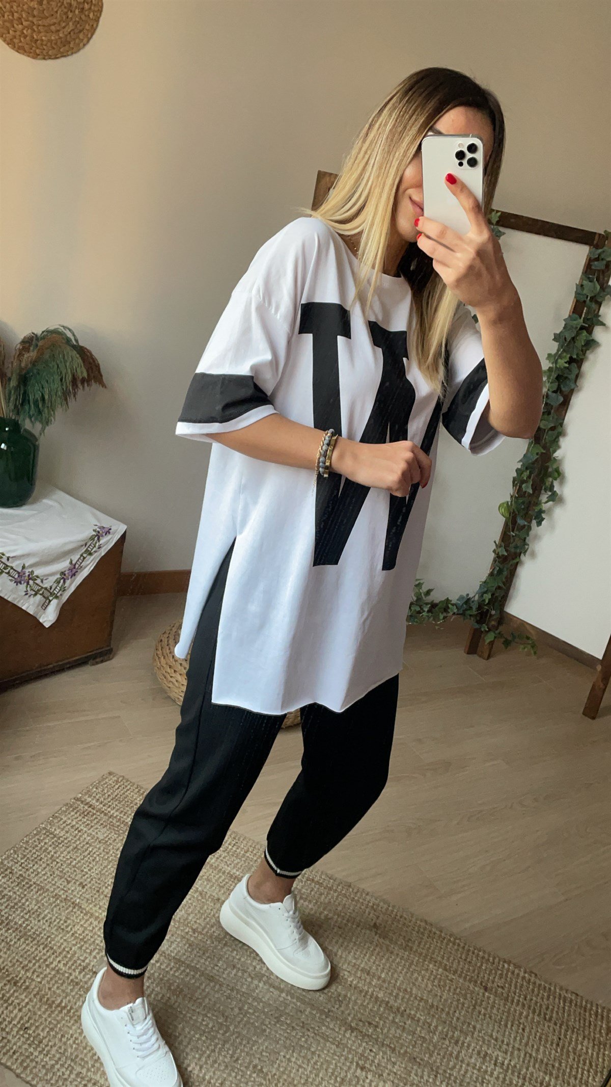 W Beyaz Tshirt	
