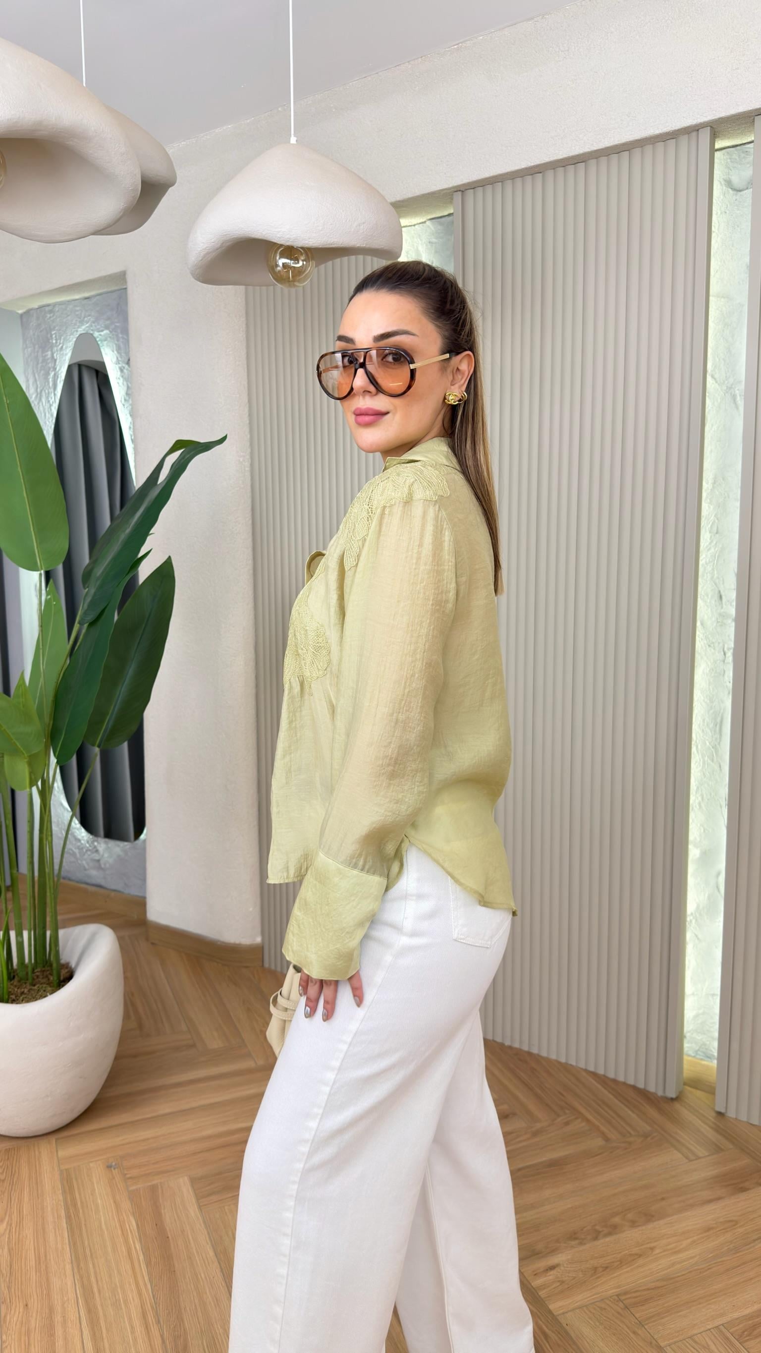 Yeşil Vual Dantelli Gömlek