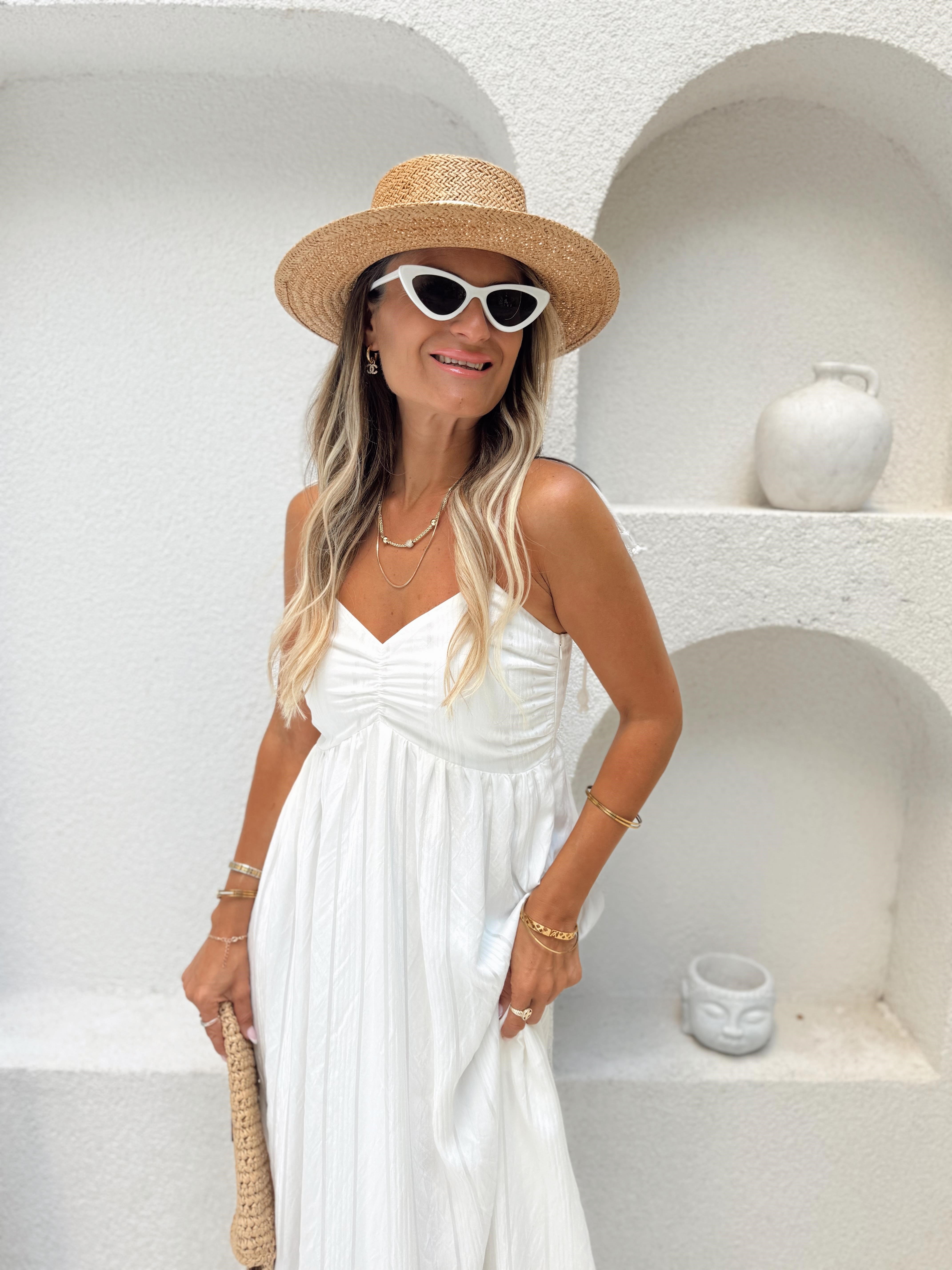 Nişantaşı Butik ASKI BAĞLAMALI BONCUK DETAY BEYAZ ELBİSE 