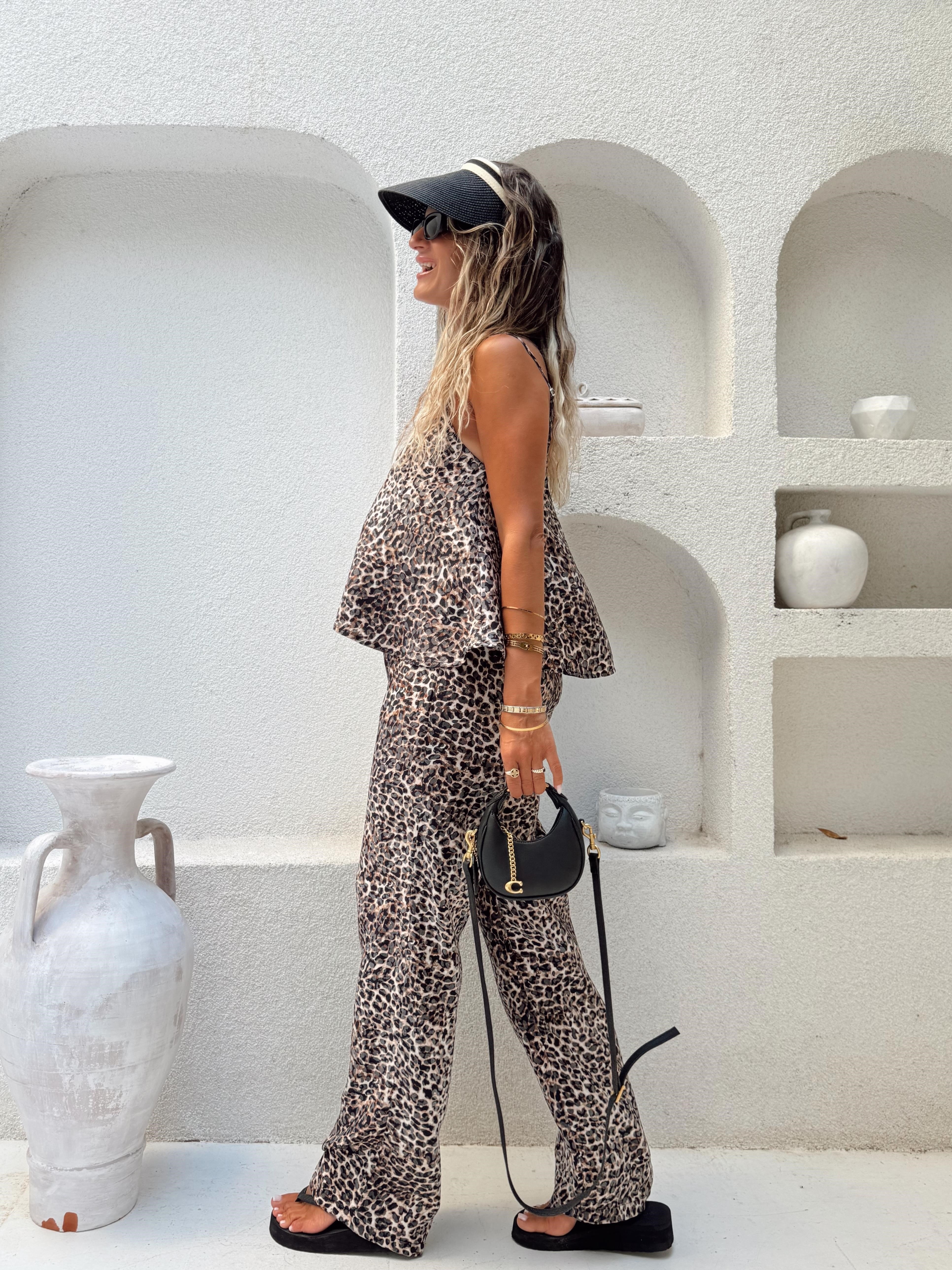 Nişantaşı Butik ASKILI BLUZ BOL PAÇA PANTOLON LEOPAR TAKIM