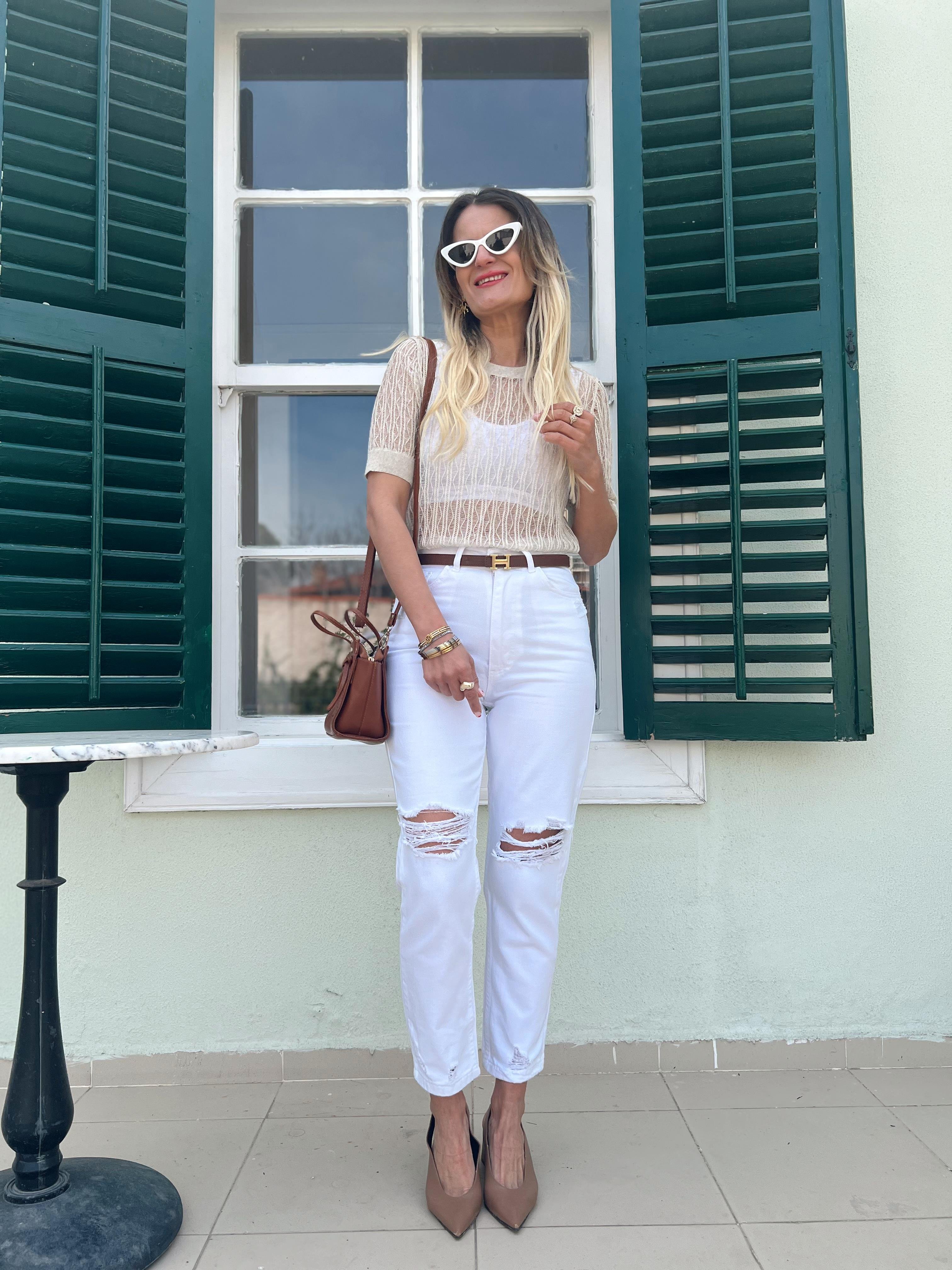 Nişantaşı Butik BEYAZ YIRTIKLI MOM JEAN